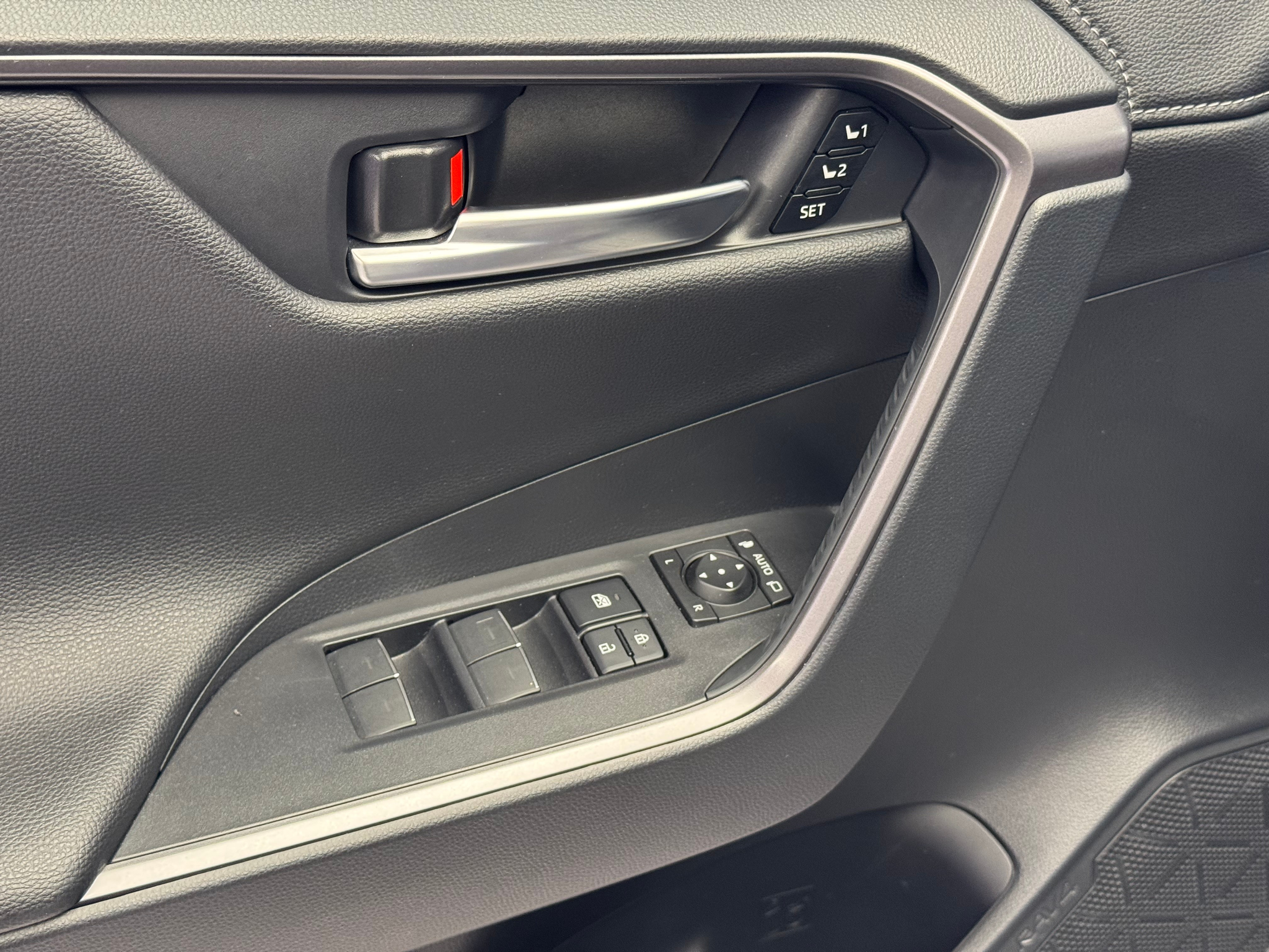 listing desktop thumbnail image 14