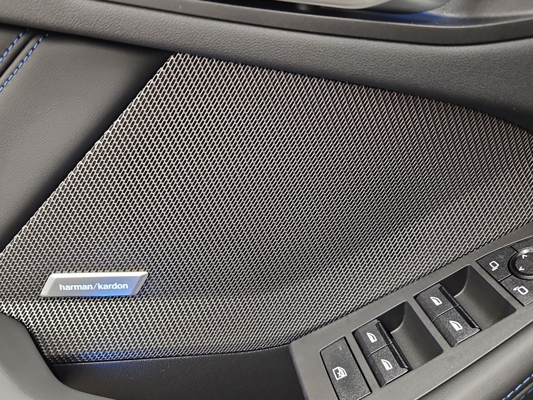 listing desktop thumbnail image 15