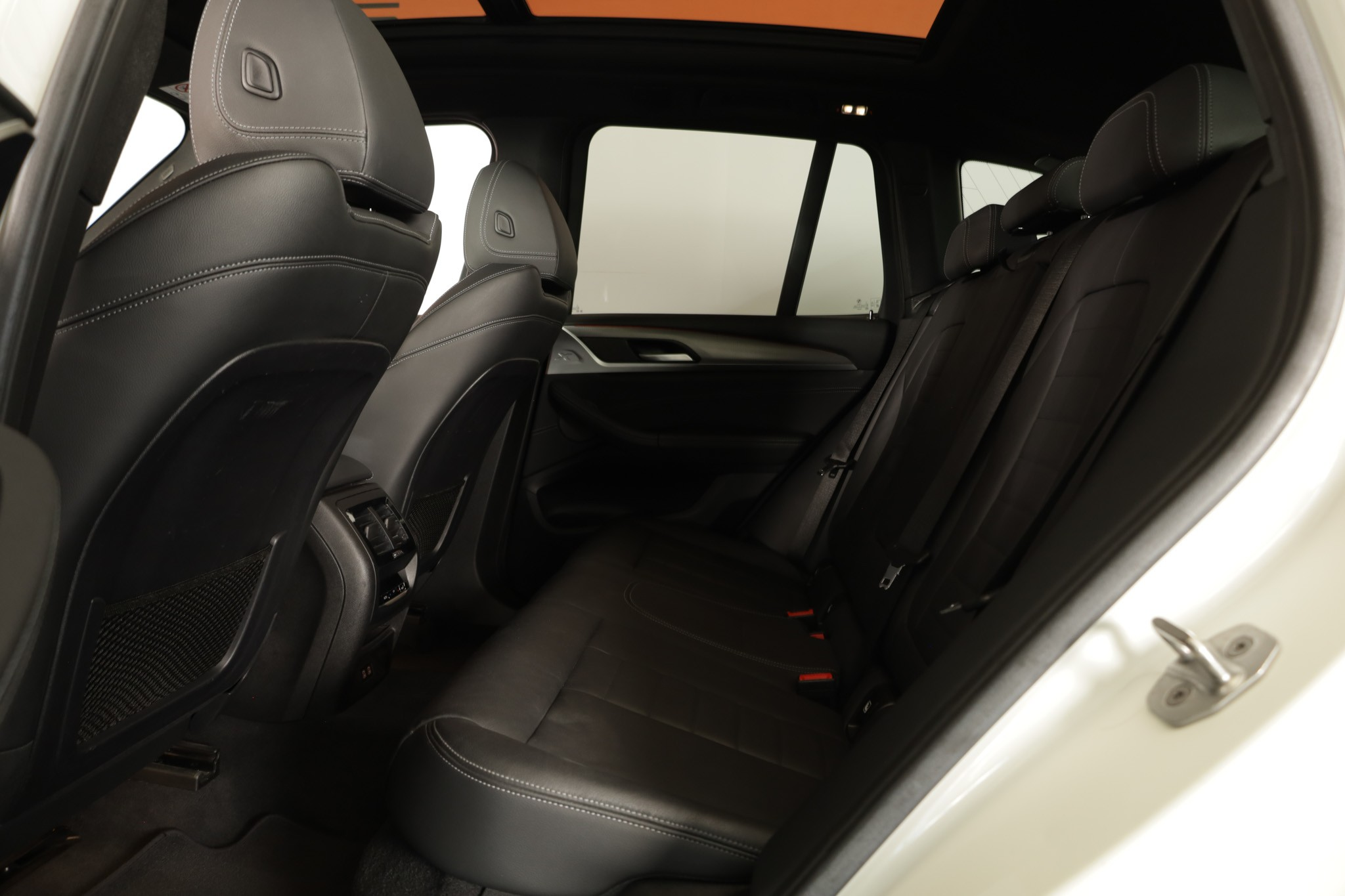 listing desktop thumbnail image 19