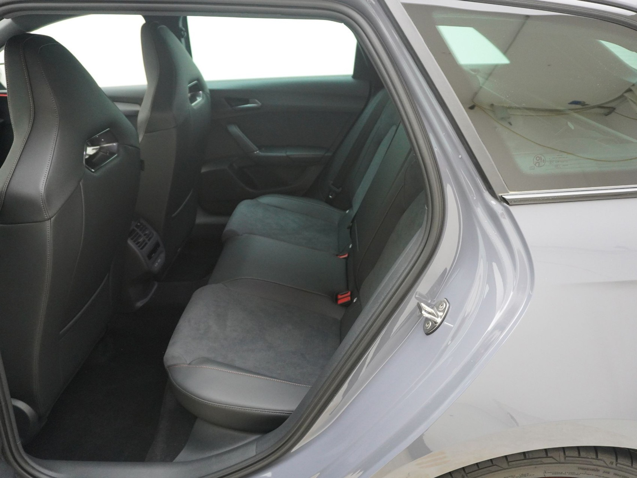 listing desktop thumbnail image 17