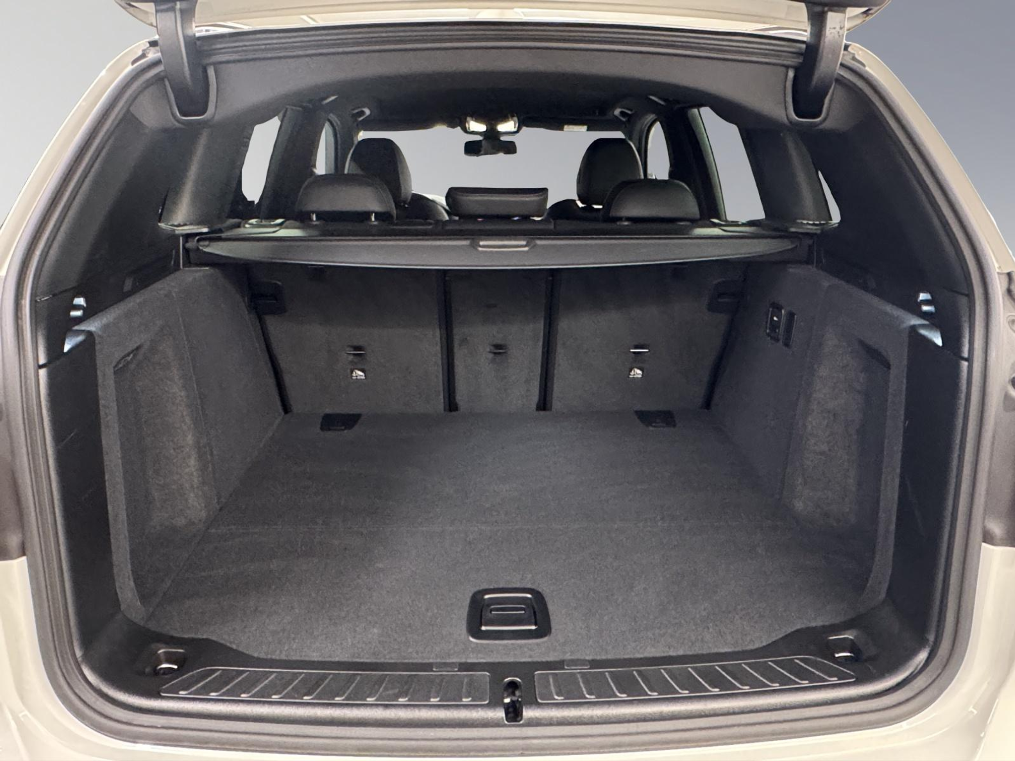 listing desktop thumbnail image 9