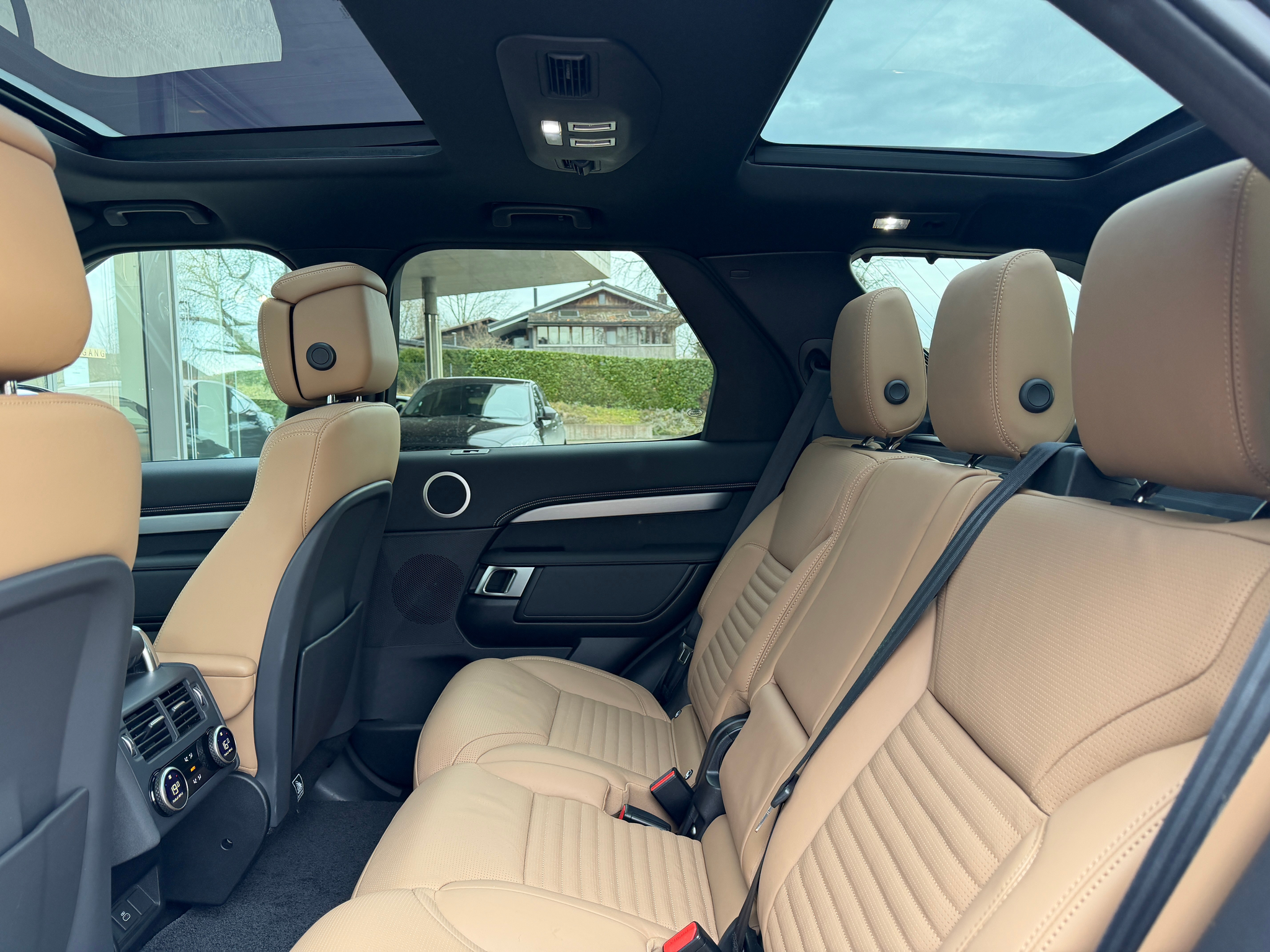 listing desktop thumbnail image 24