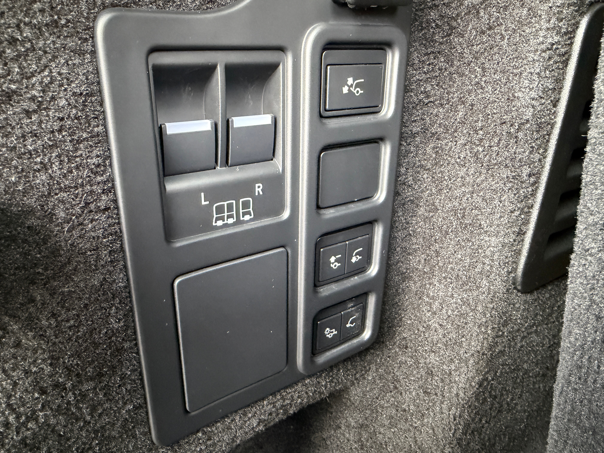 listing desktop thumbnail image 22