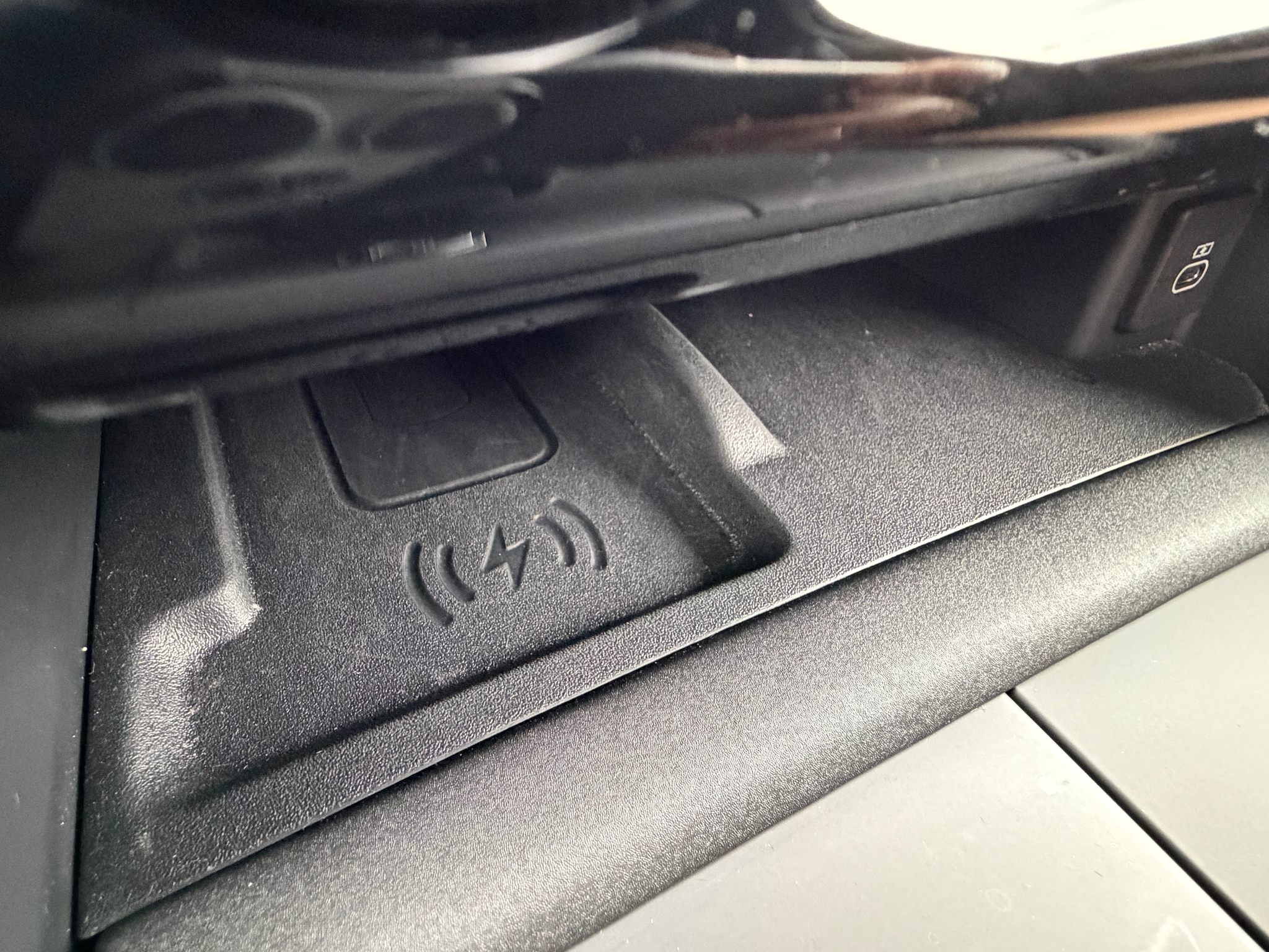 listing desktop thumbnail image 28