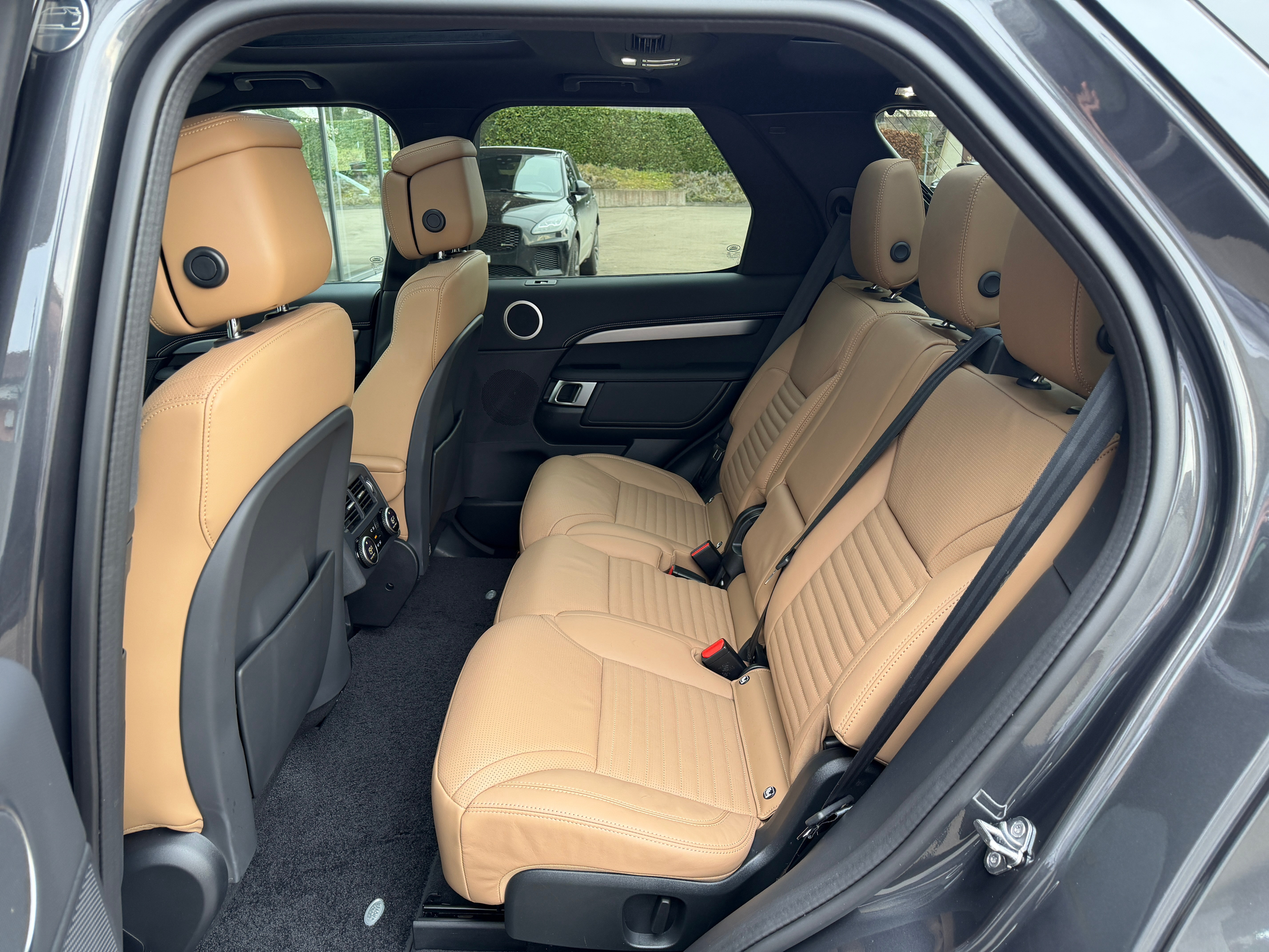 listing desktop thumbnail image 23