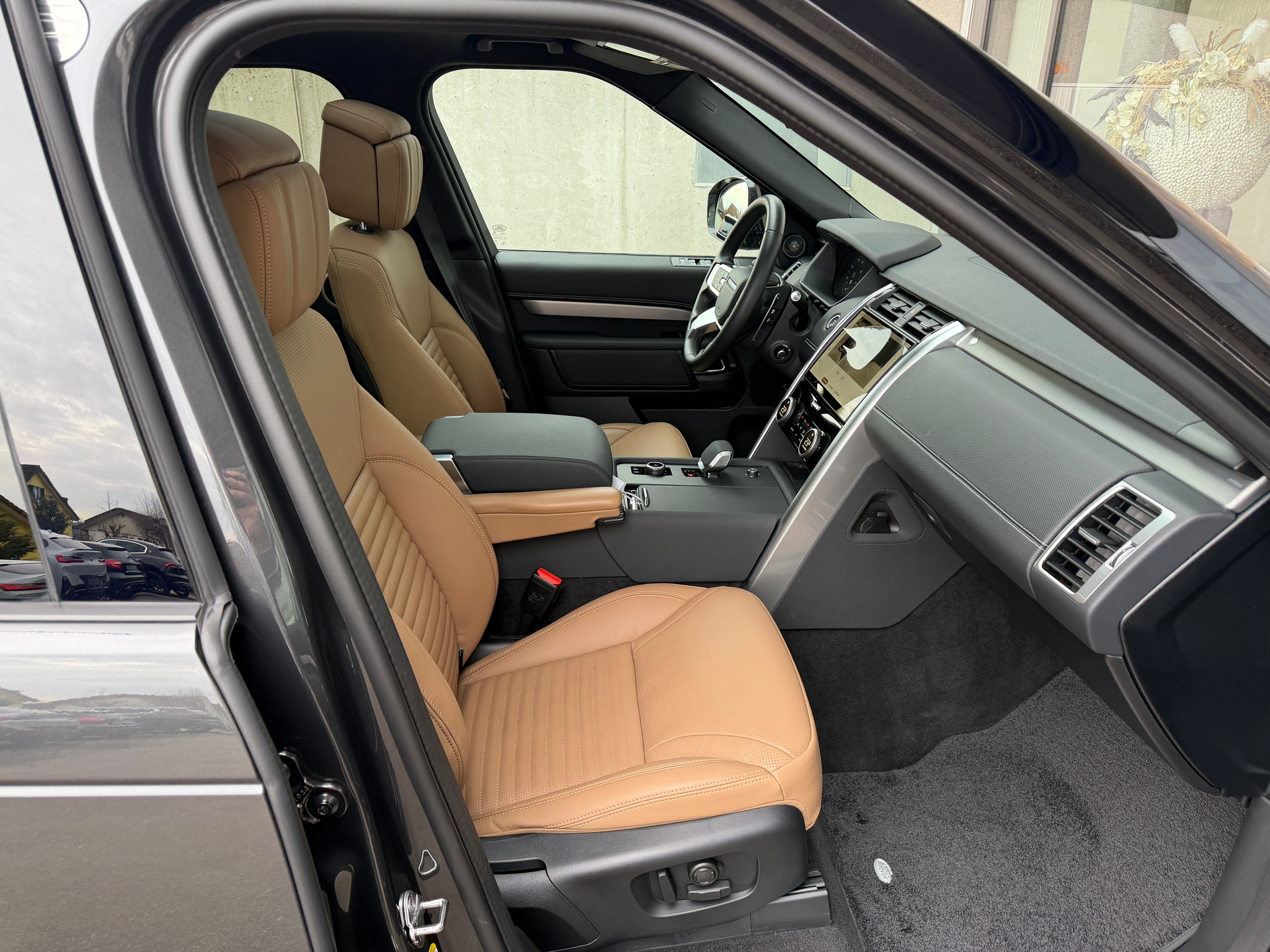 listing desktop thumbnail image 12