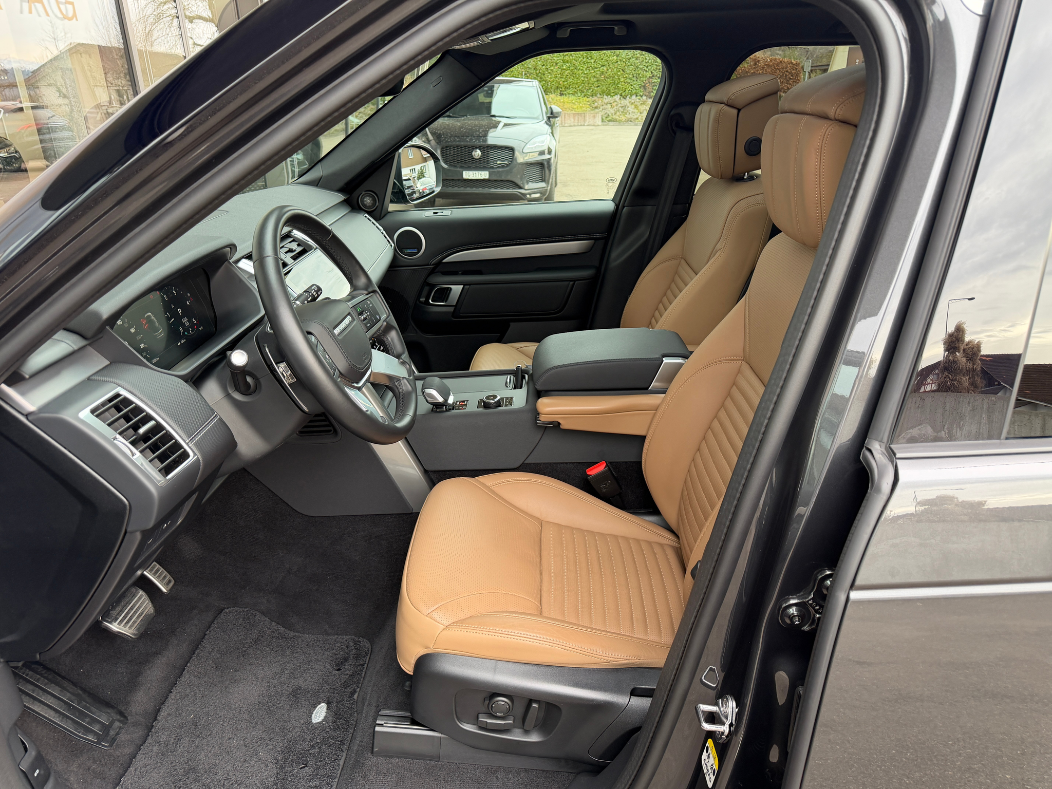 listing desktop thumbnail image 9