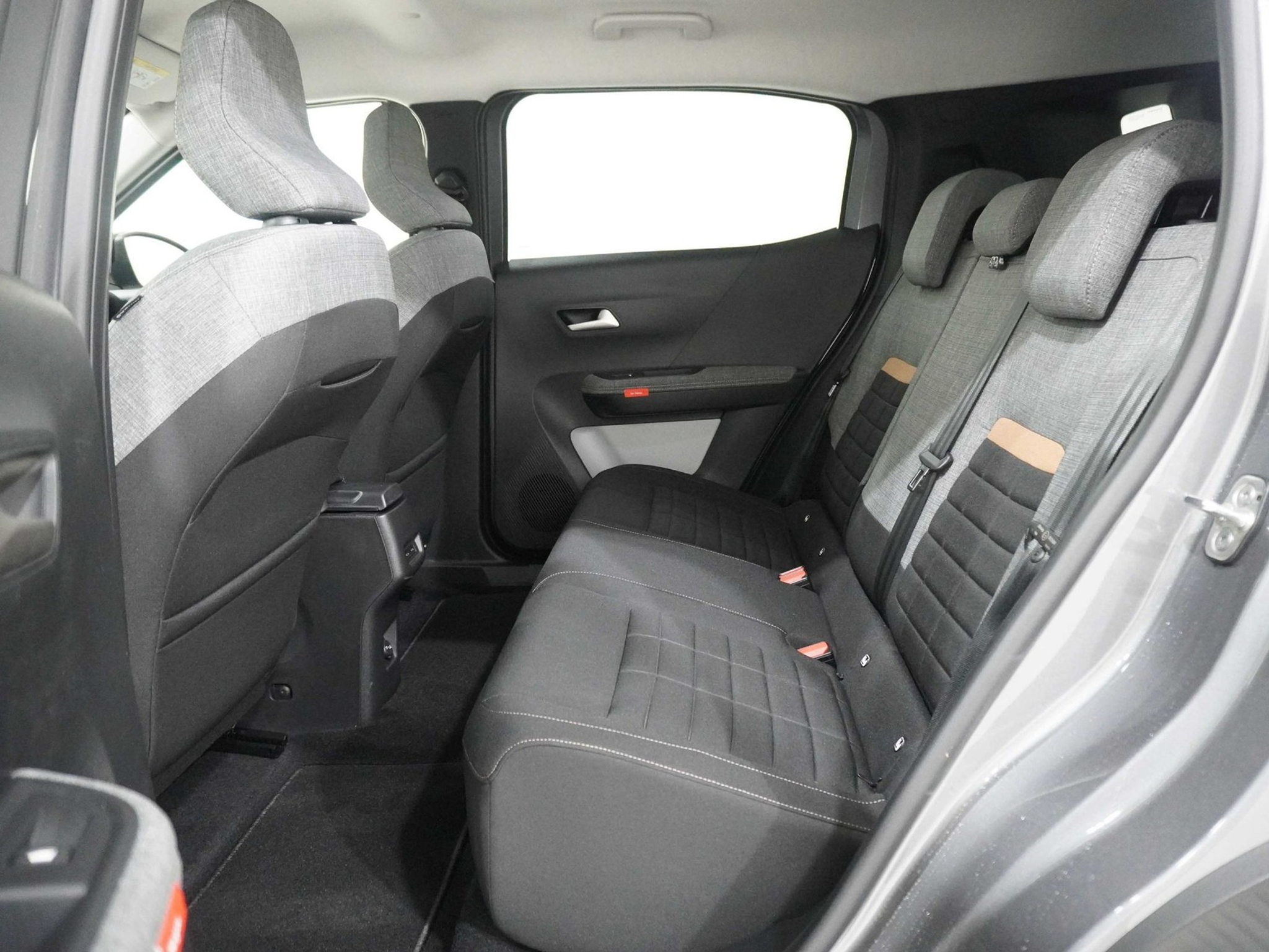 listing desktop thumbnail image 16