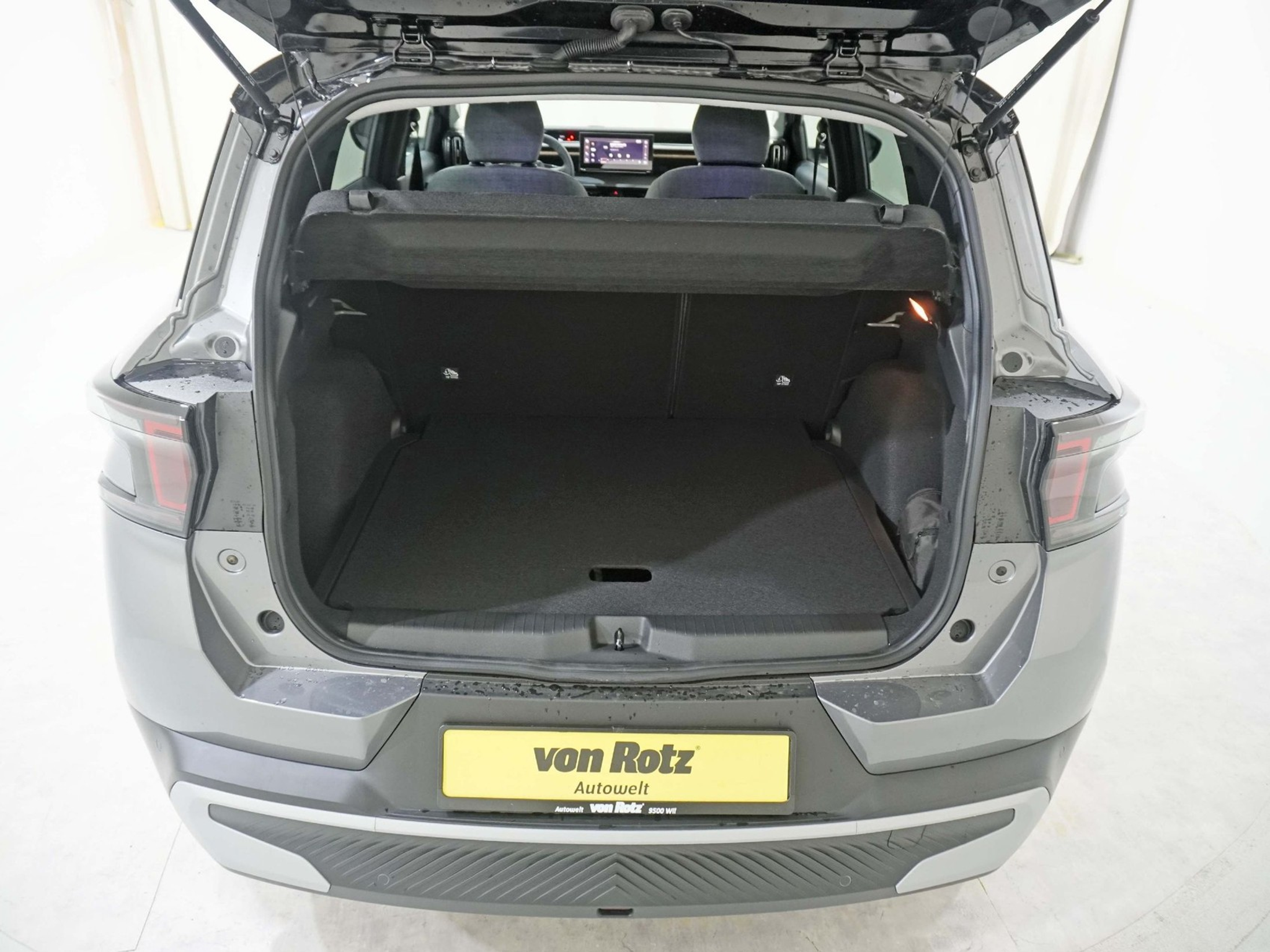 listing desktop thumbnail image 17