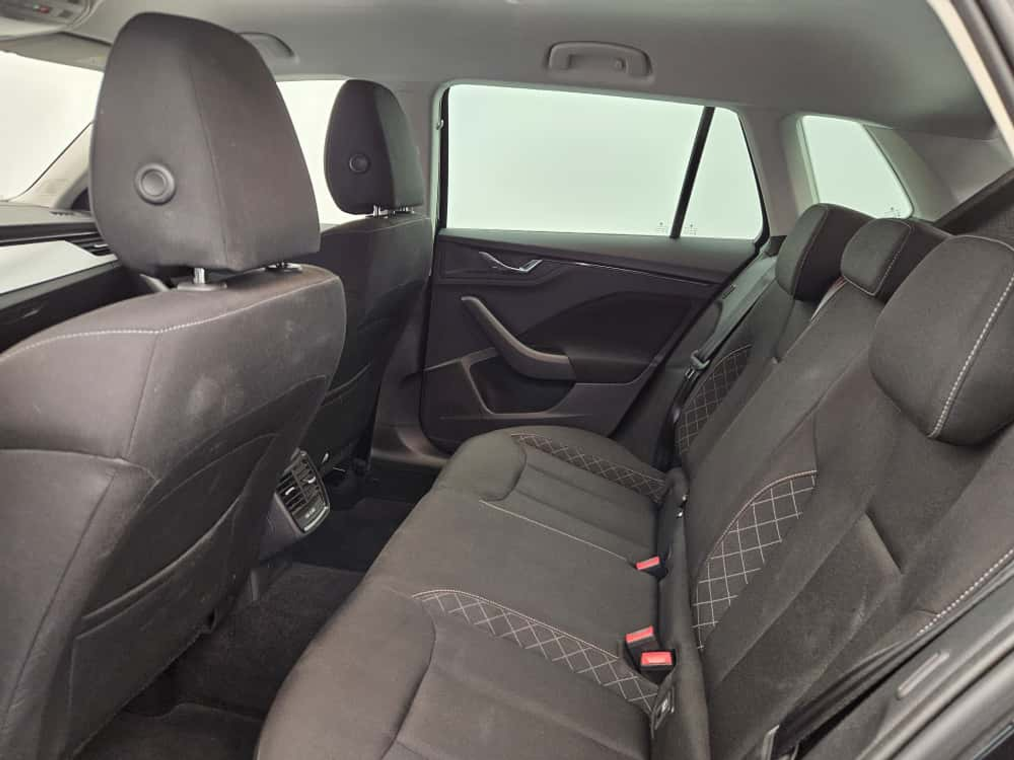 listing desktop thumbnail image 12