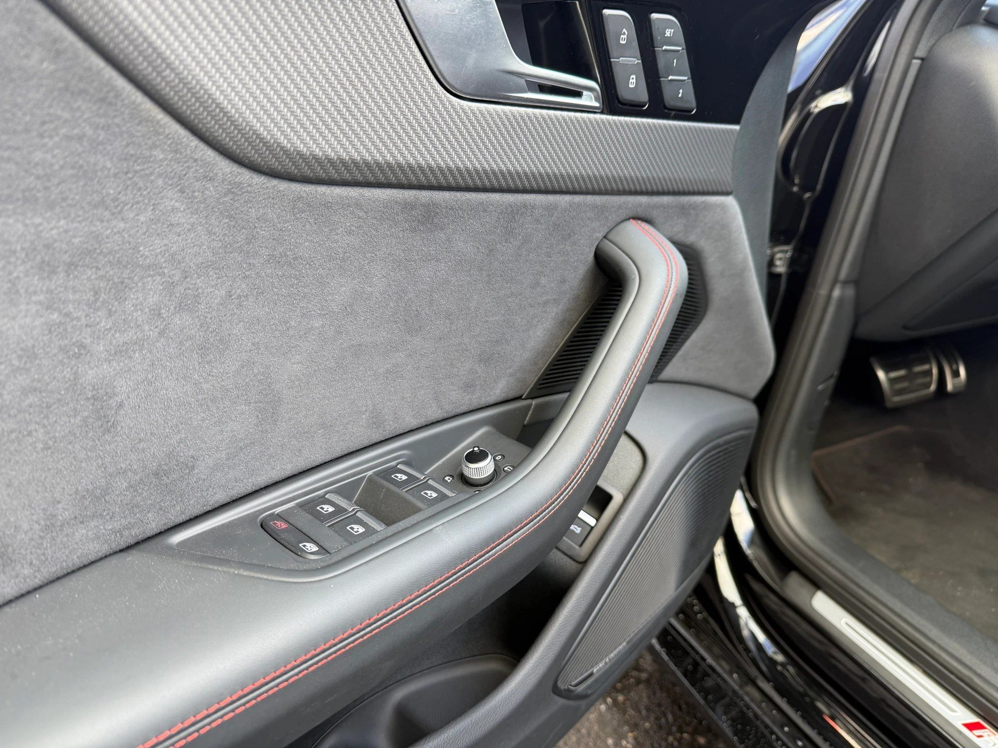 listing desktop thumbnail image 8