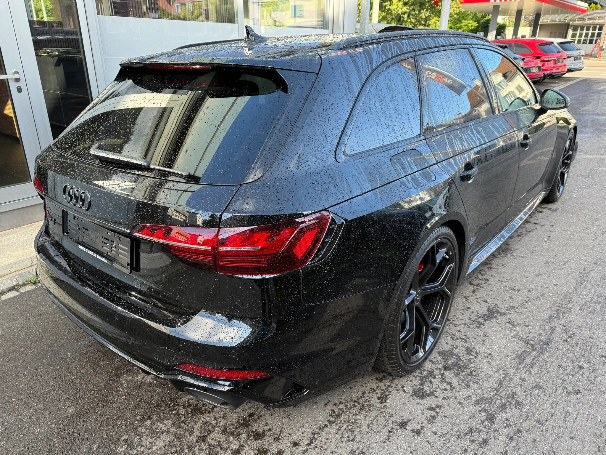 listing desktop thumbnail image 3