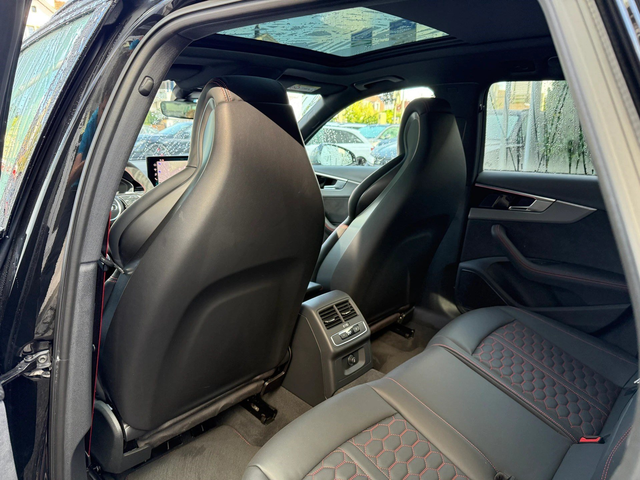 listing desktop thumbnail image 9