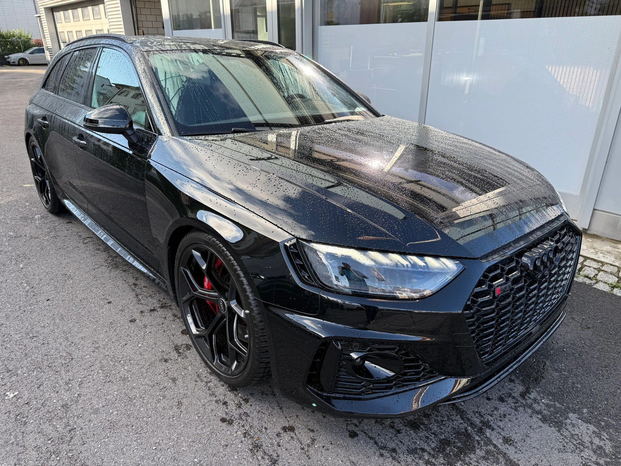 listing desktop thumbnail image 2