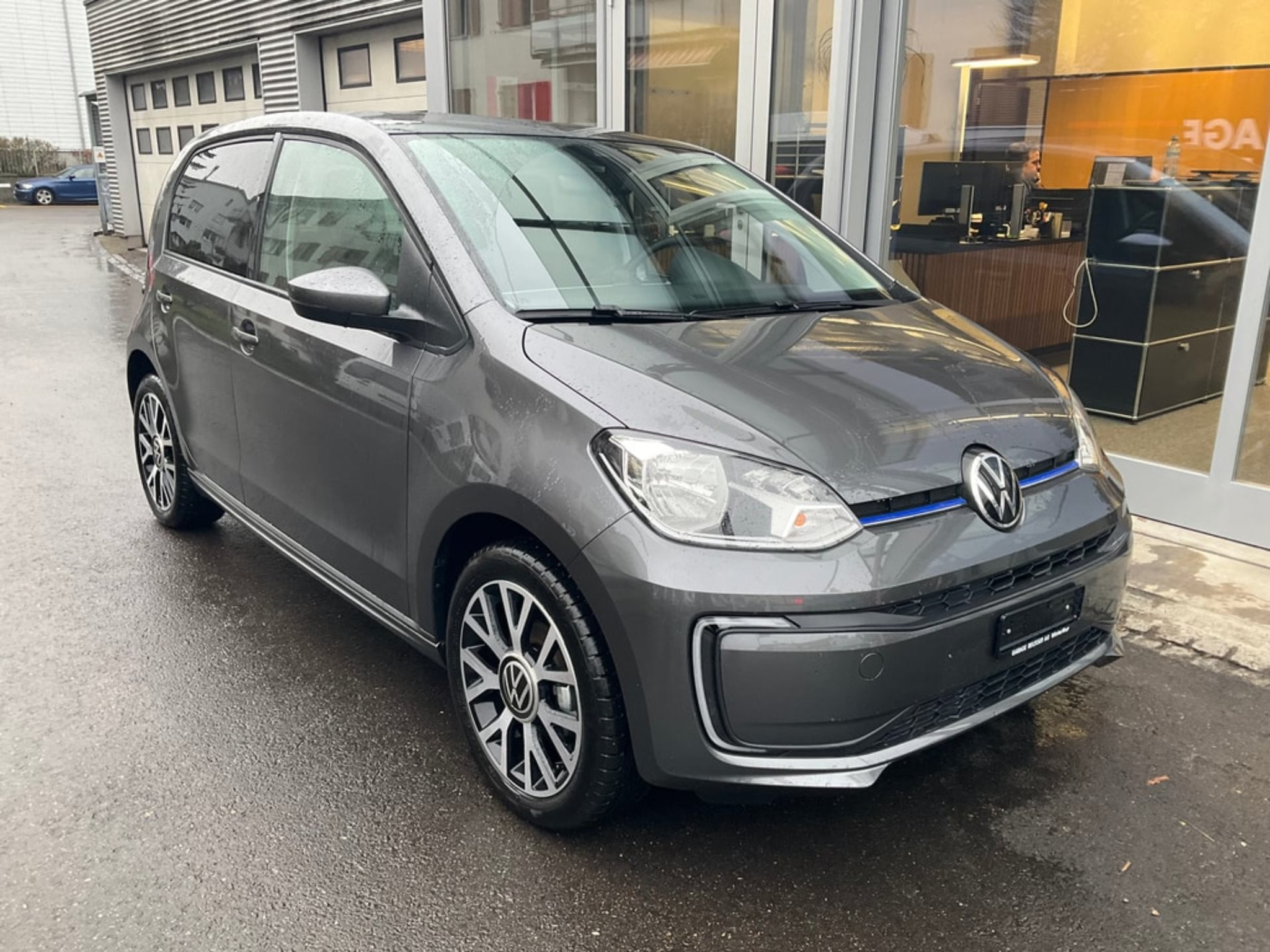 listing desktop thumbnail image 2