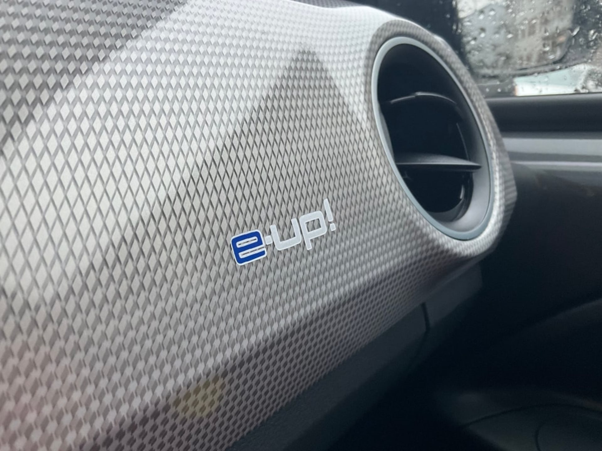 listing desktop thumbnail image 16