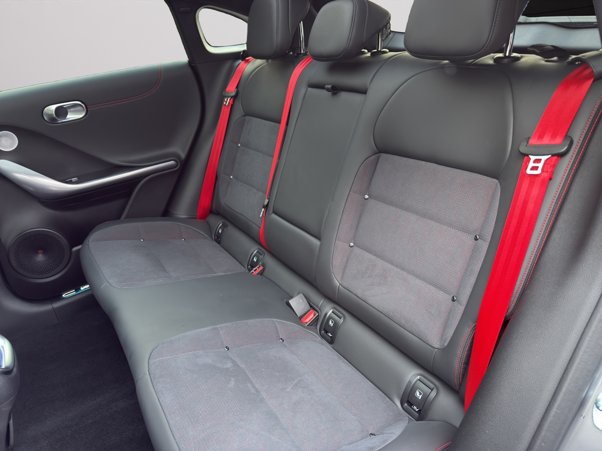 listing desktop thumbnail image 9