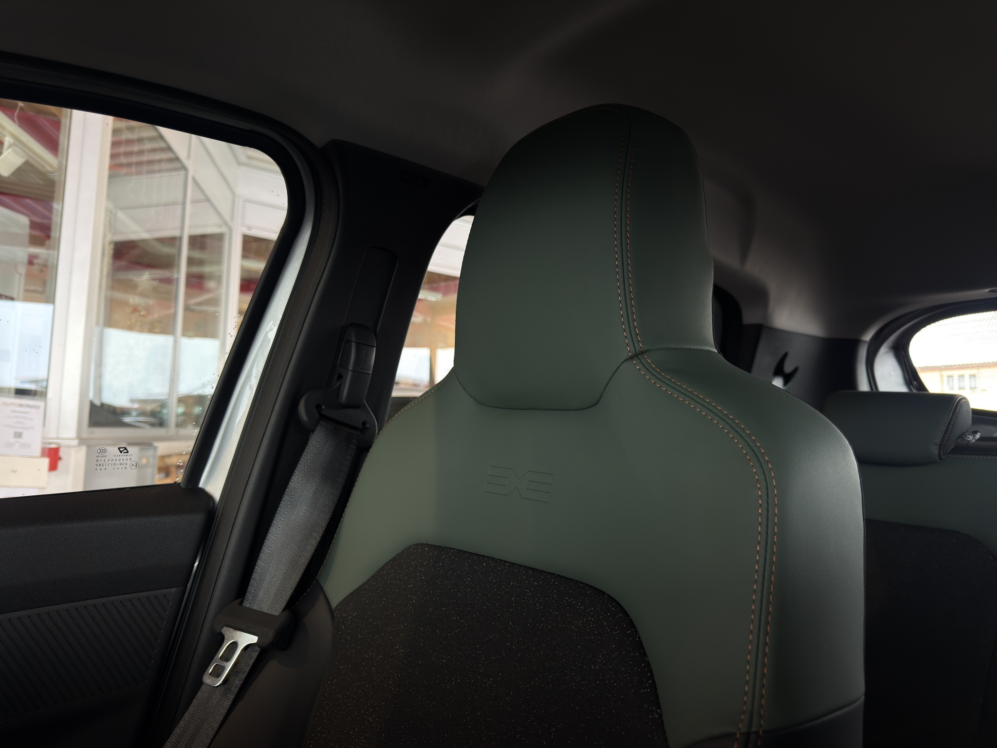 listing desktop thumbnail image 28