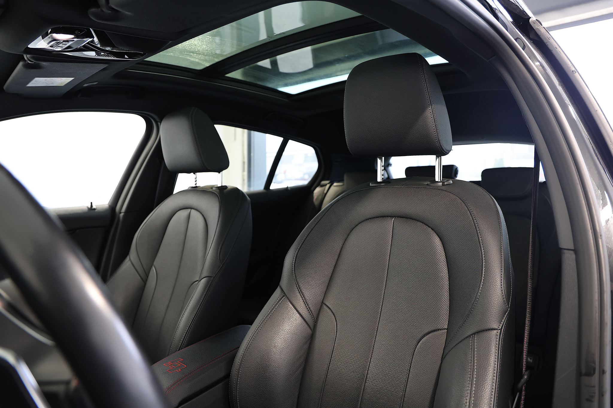 listing desktop thumbnail image 6