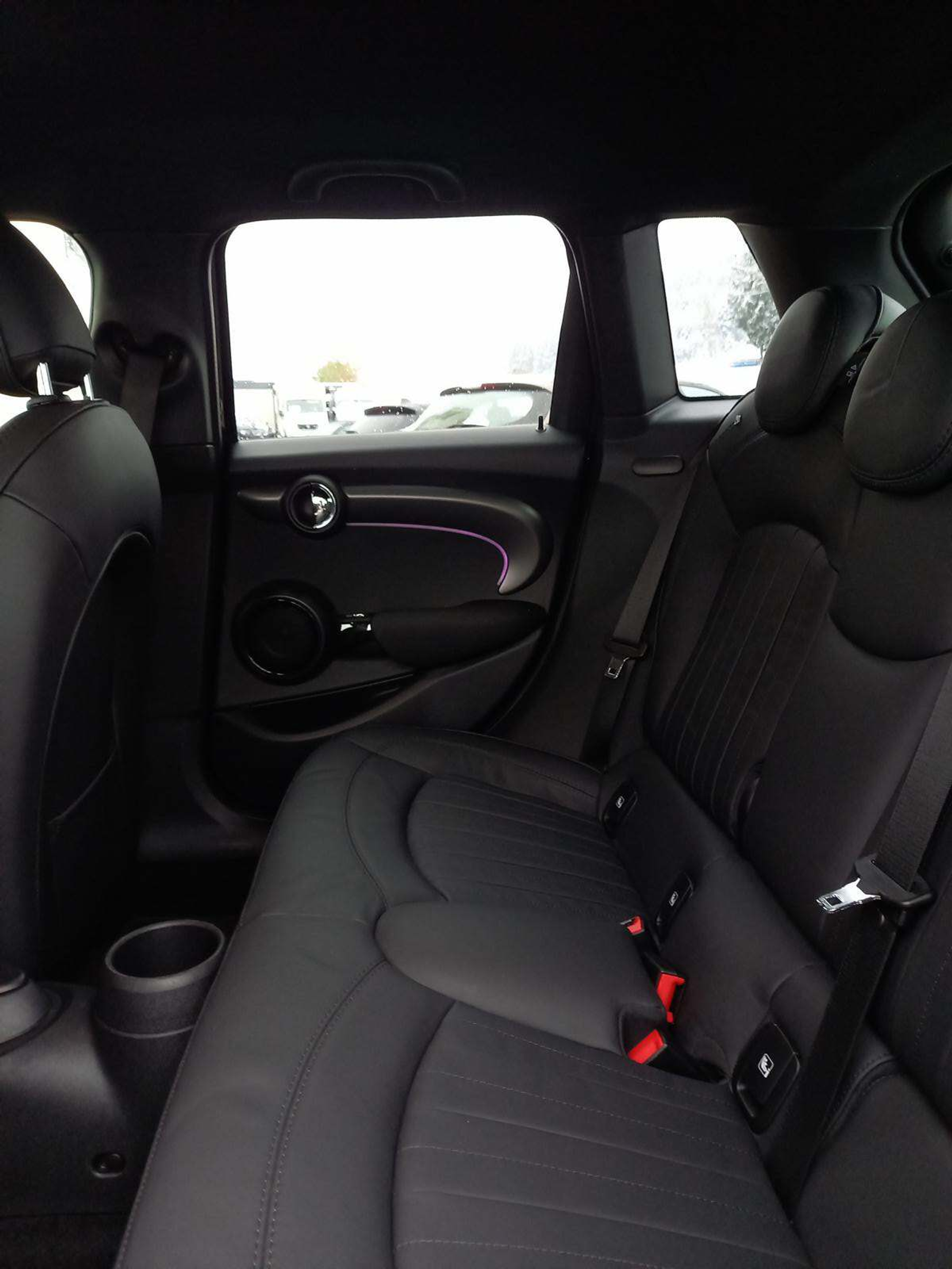 listing desktop thumbnail image 12