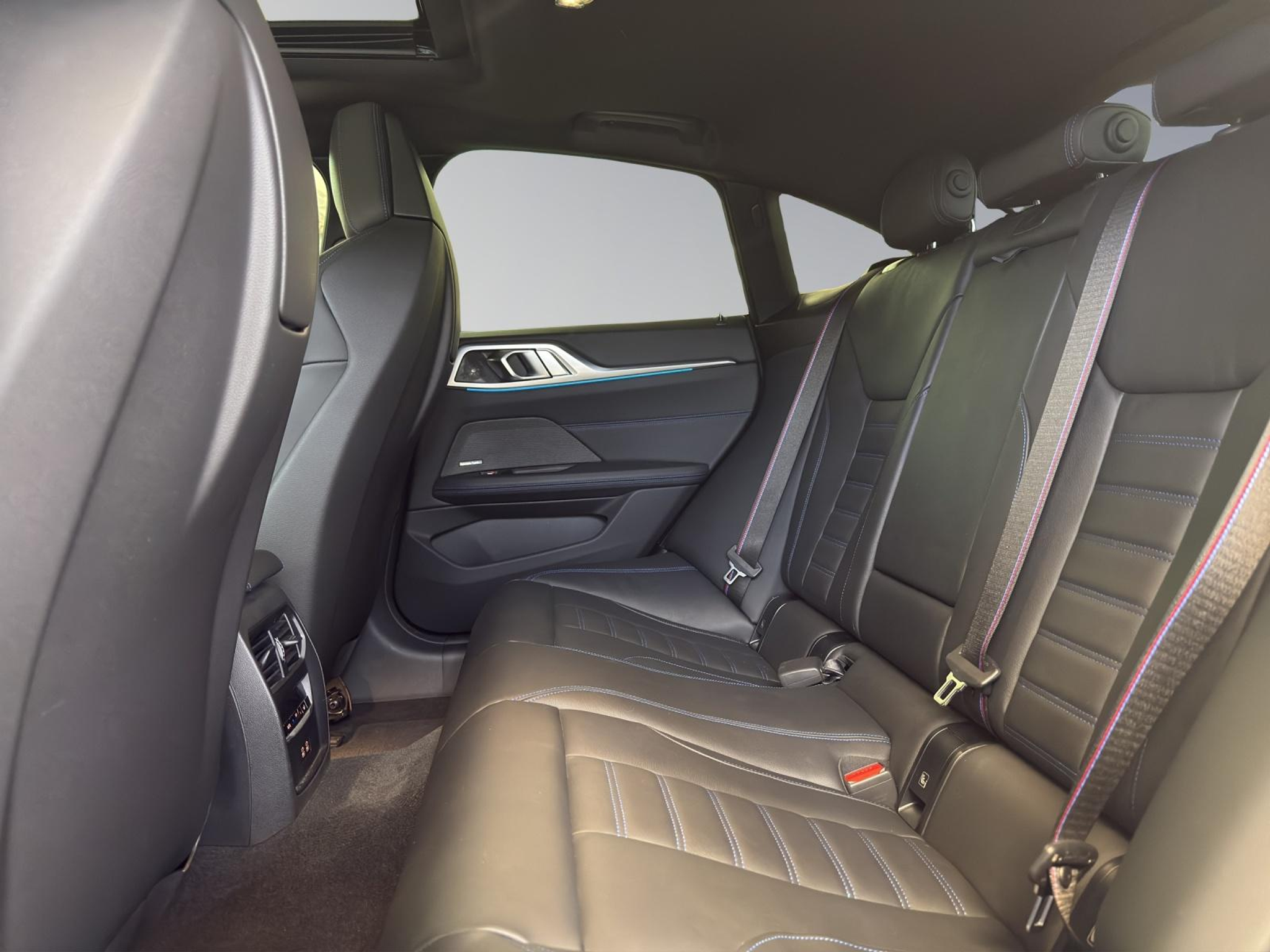 listing desktop thumbnail image 15