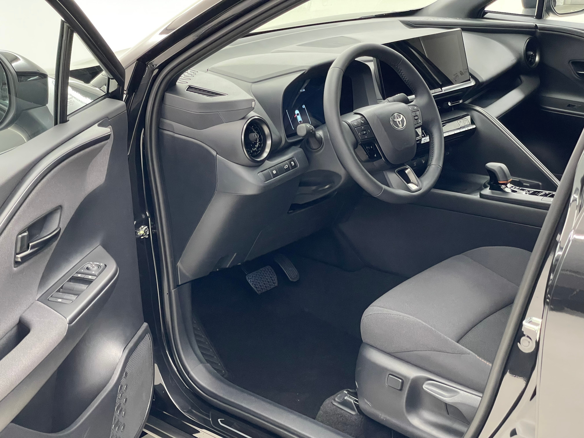 listing desktop thumbnail image 6