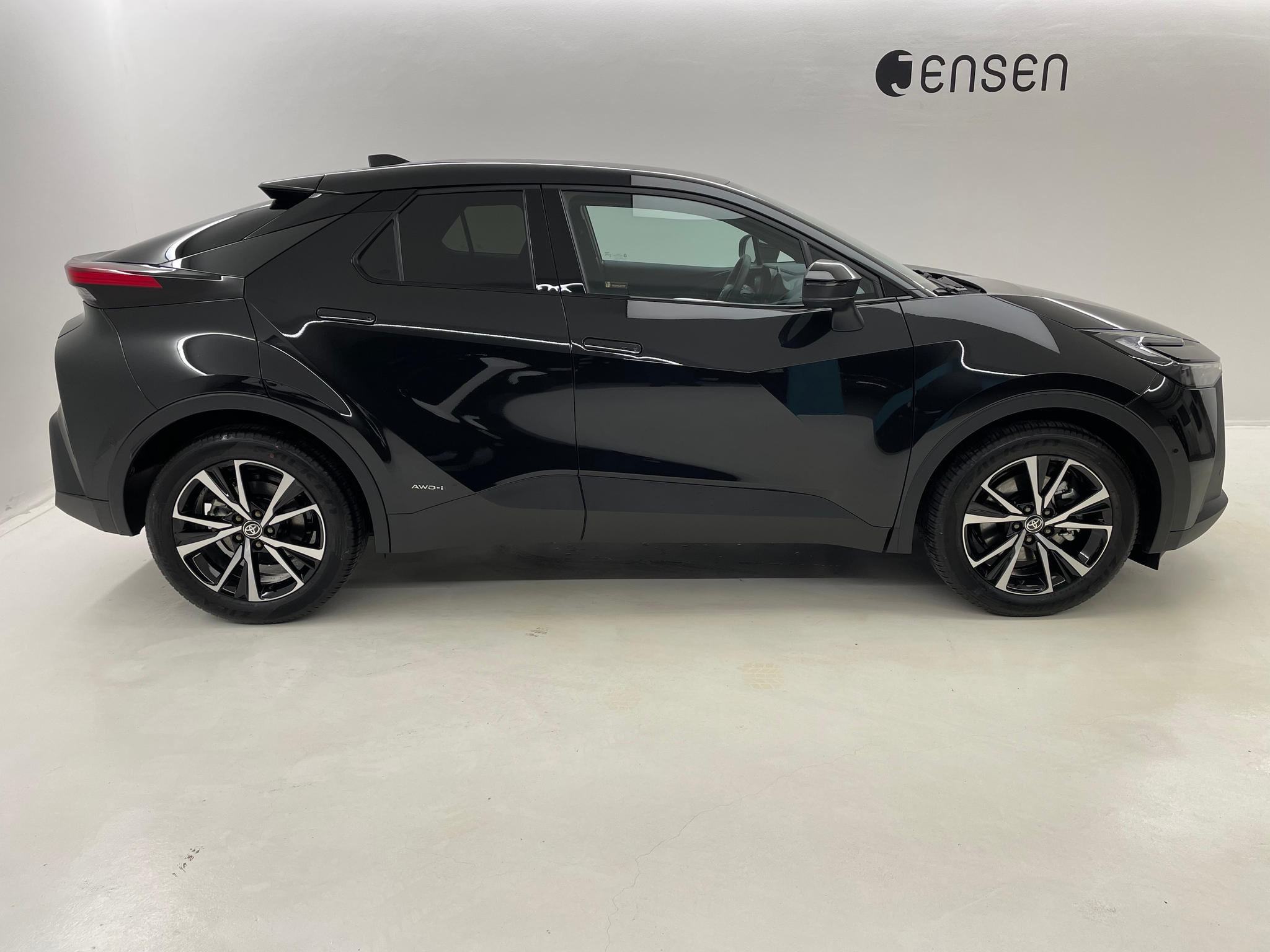 listing desktop thumbnail image 2