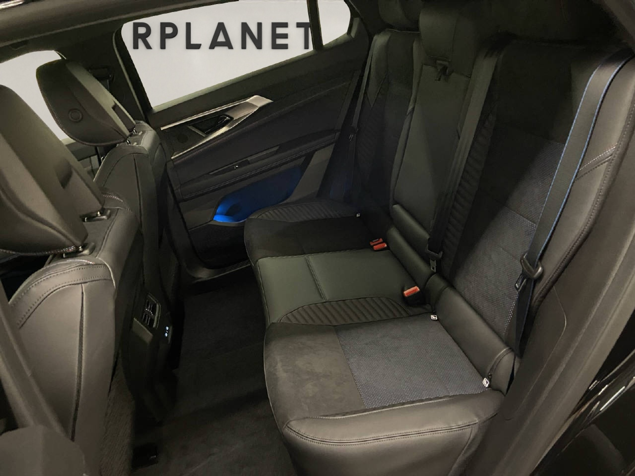 listing desktop thumbnail image 10