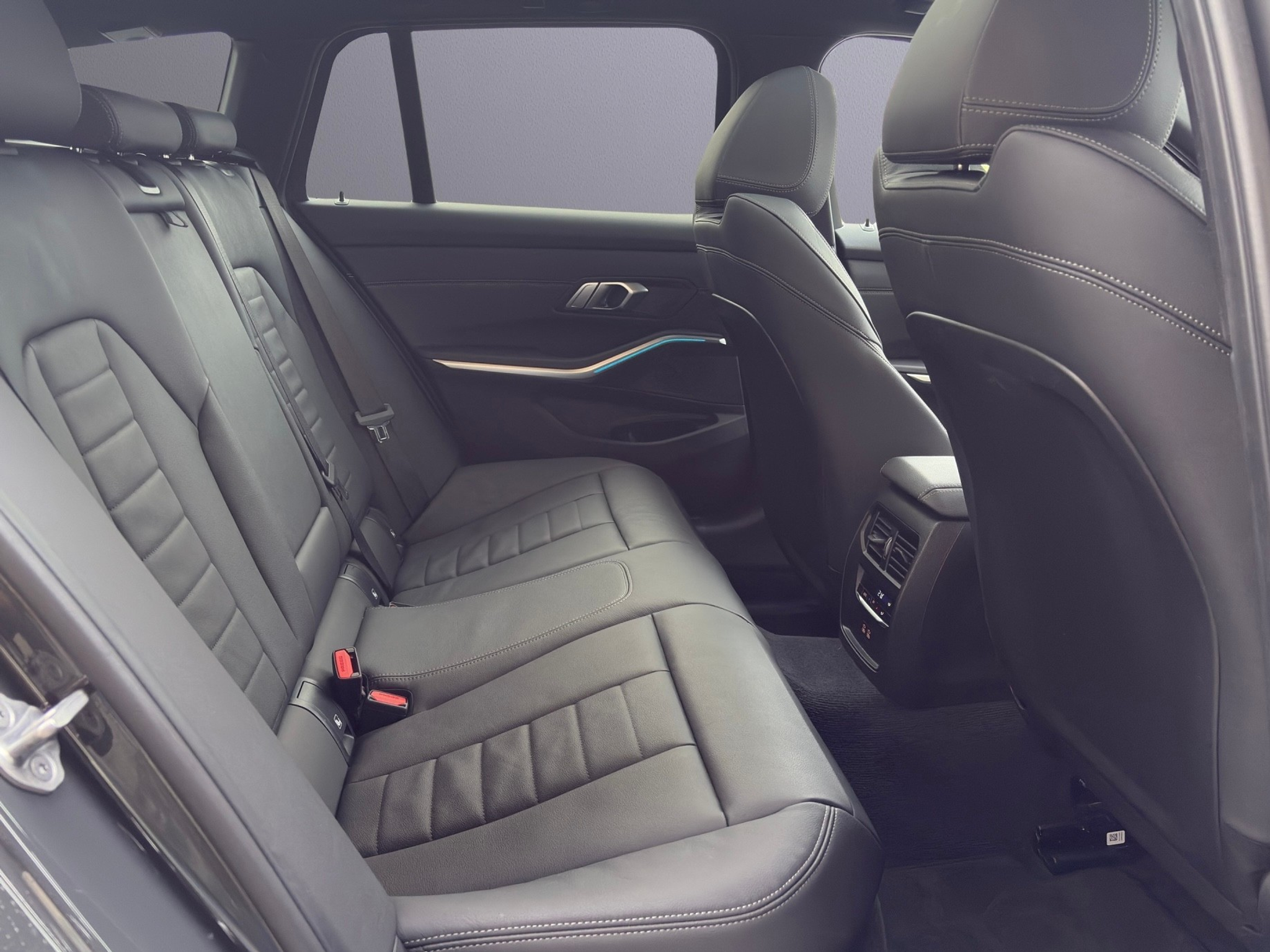 listing desktop thumbnail image 17