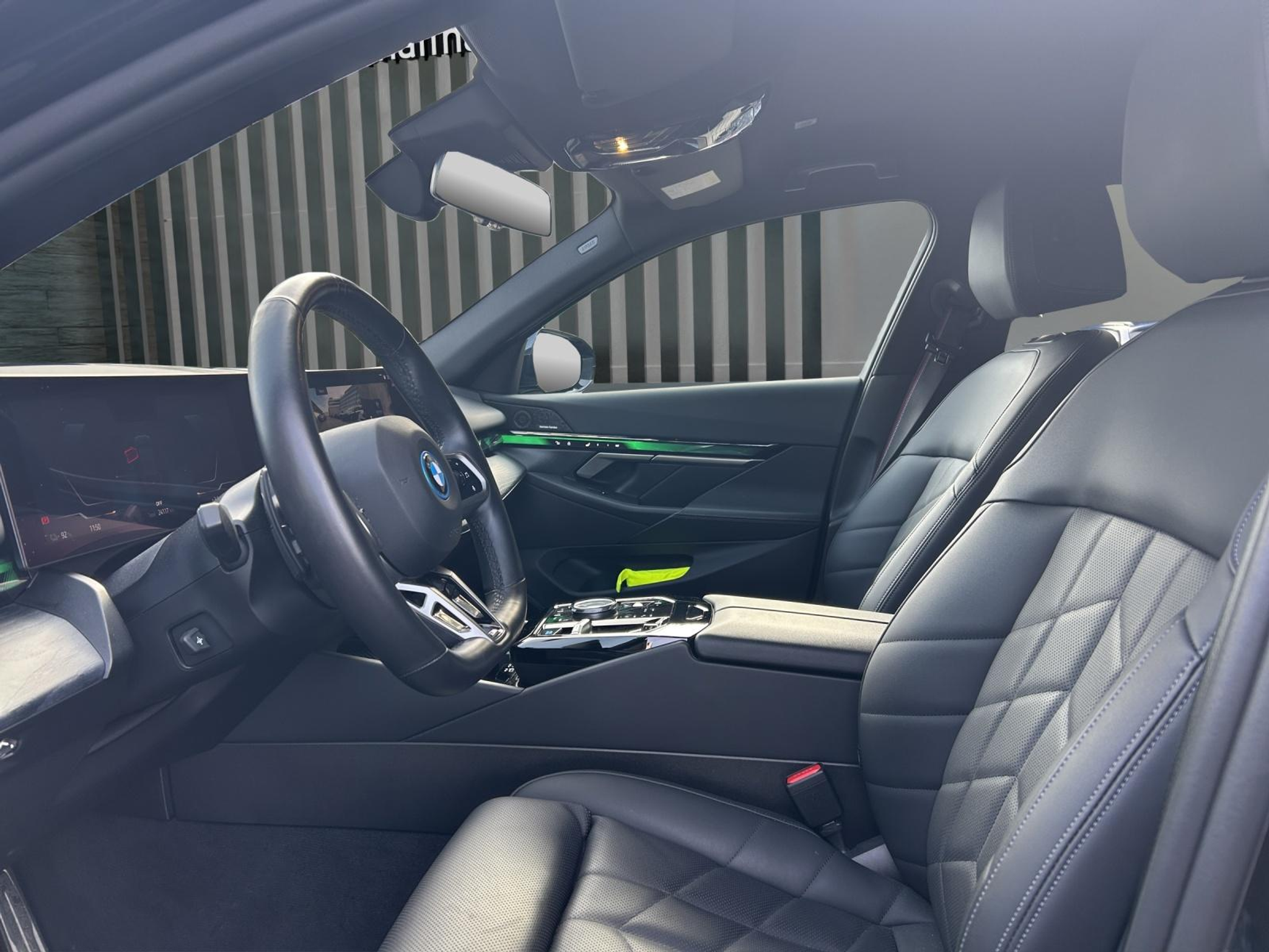 listing desktop thumbnail image 15