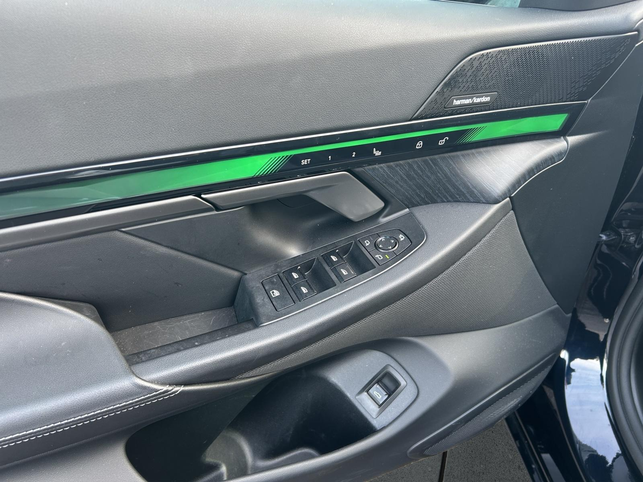 listing desktop thumbnail image 10