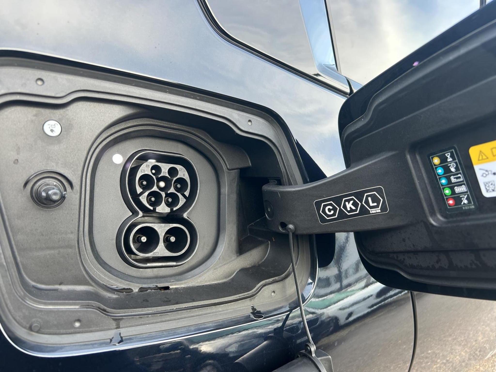 listing desktop thumbnail image 21