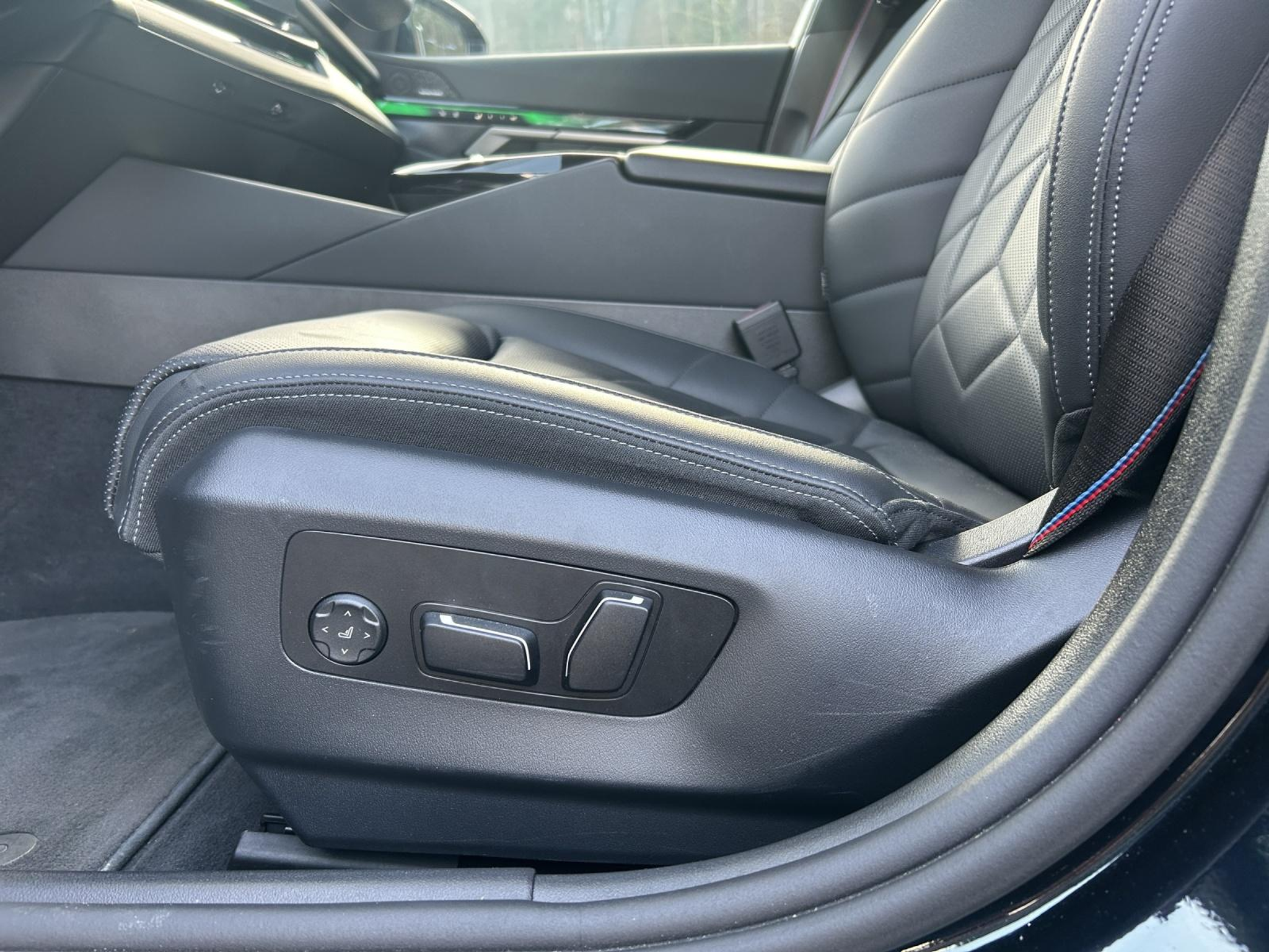 listing desktop thumbnail image 11