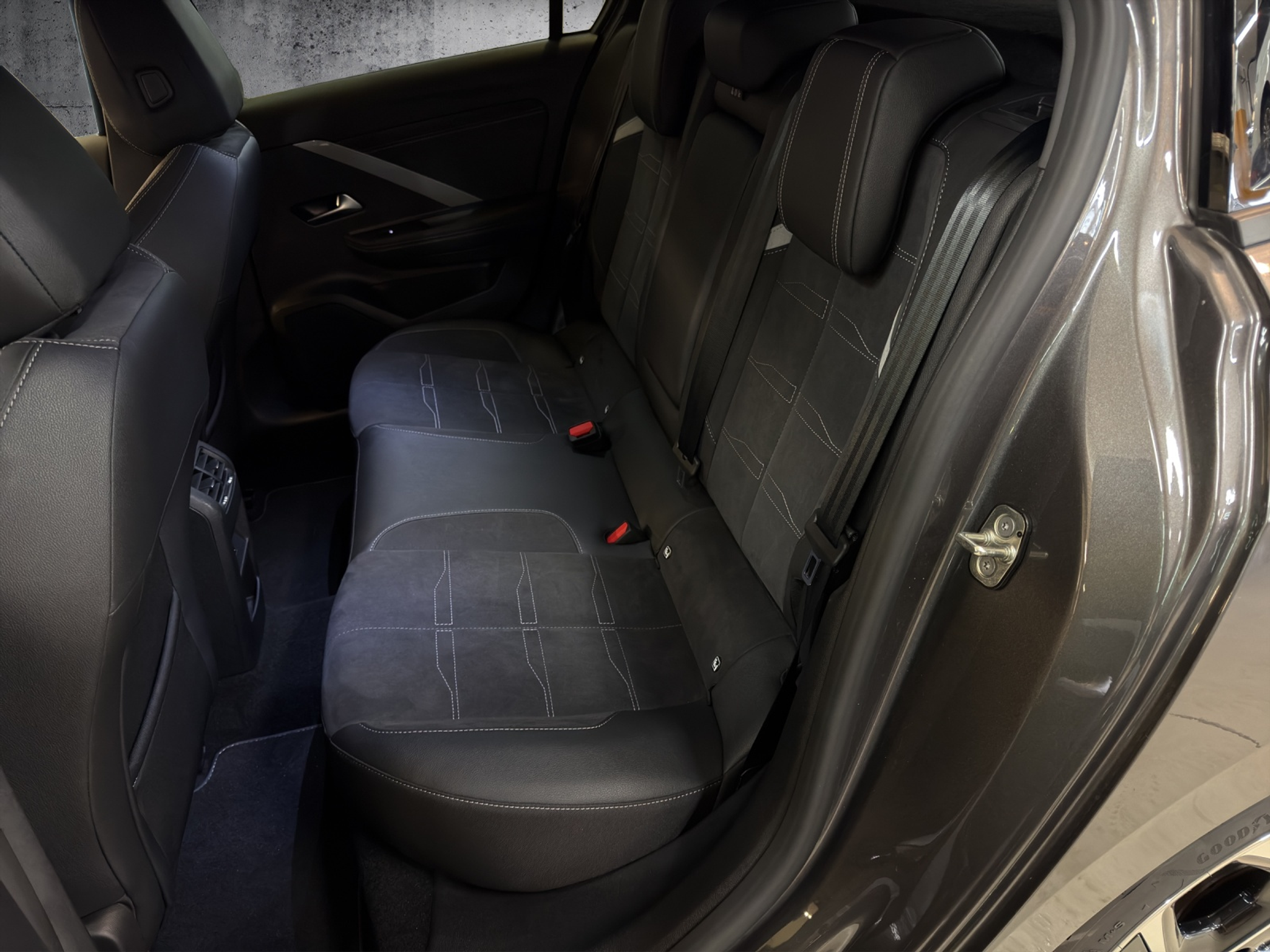 listing desktop thumbnail image 22