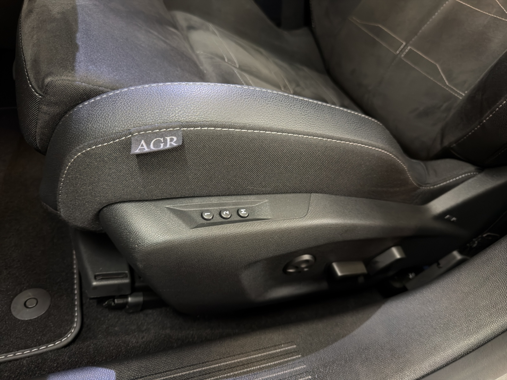 listing desktop thumbnail image 27