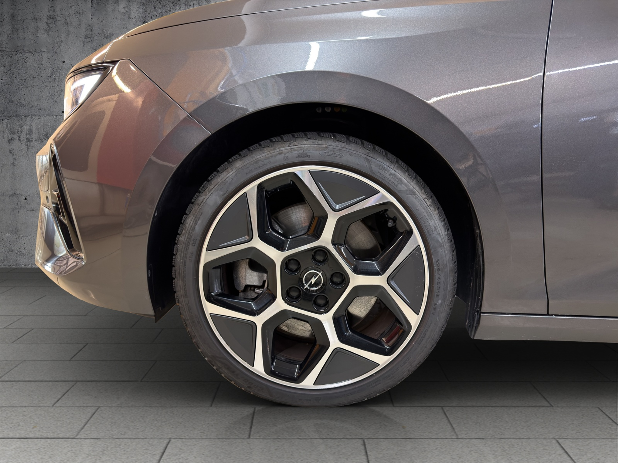 listing desktop thumbnail image 25