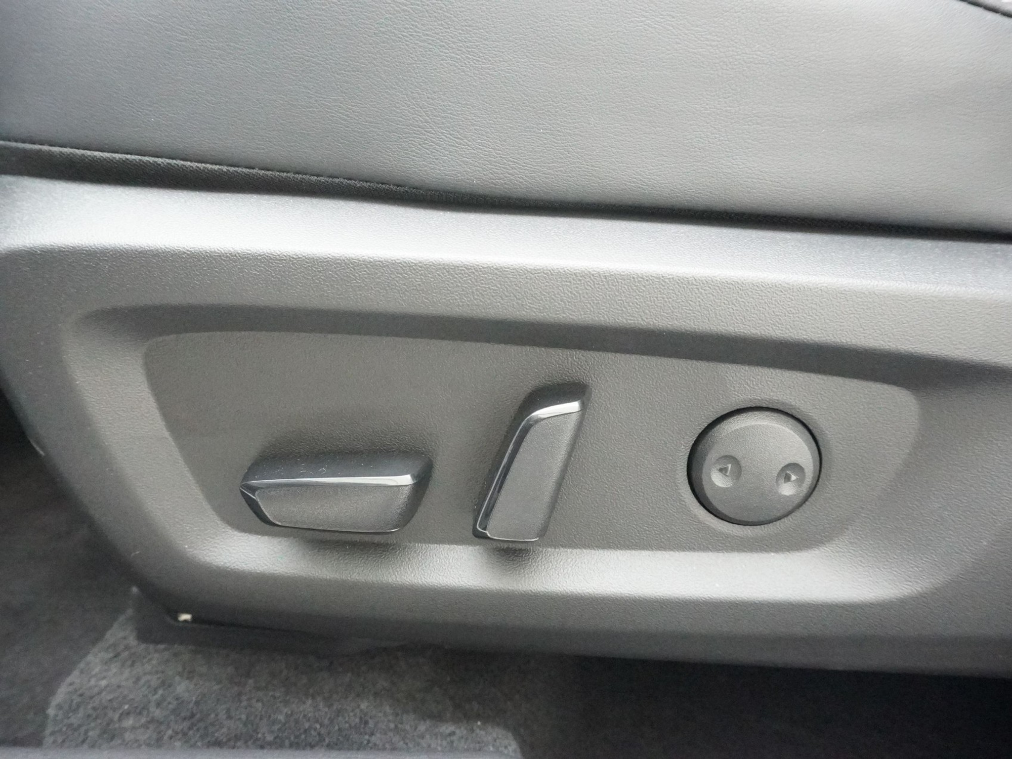 listing desktop thumbnail image 13