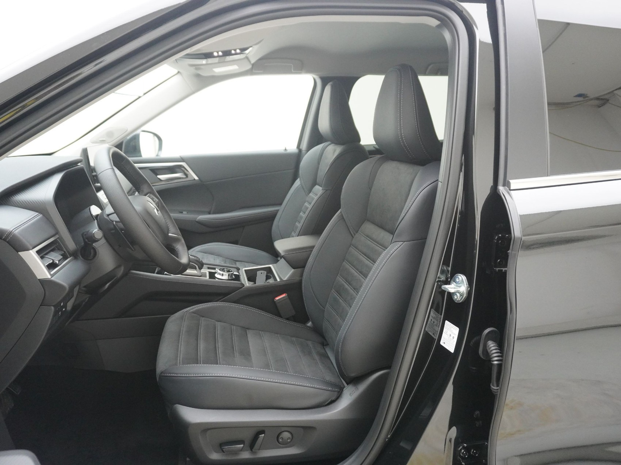 listing desktop thumbnail image 11