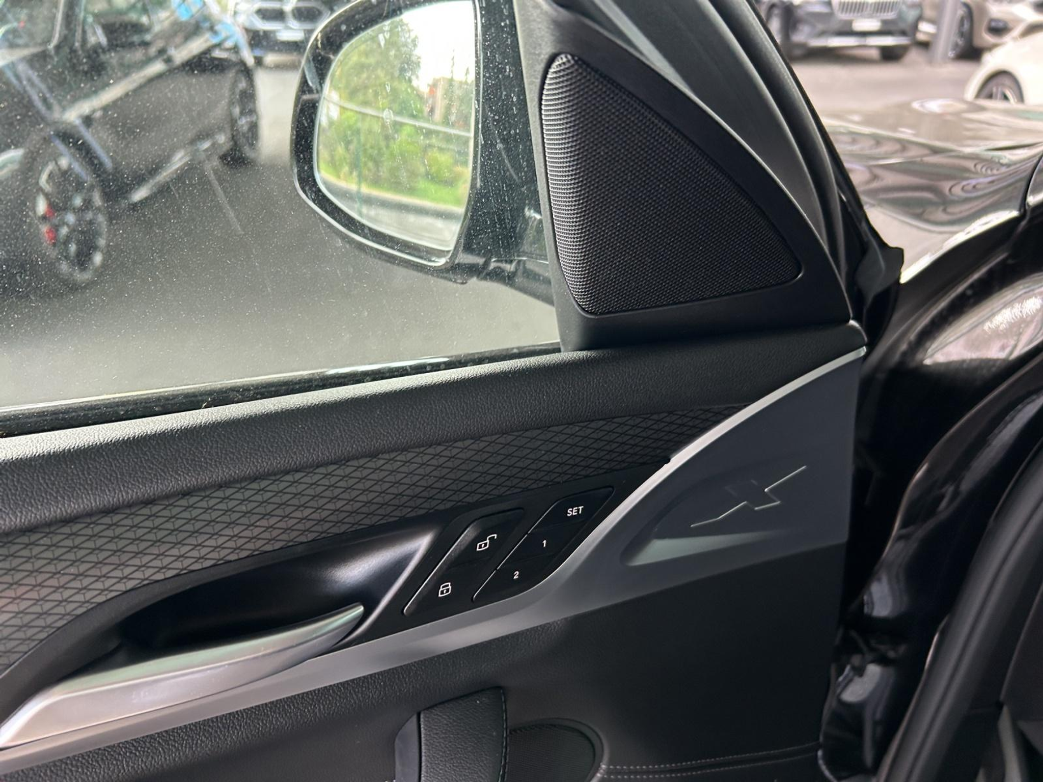 listing desktop thumbnail image 21