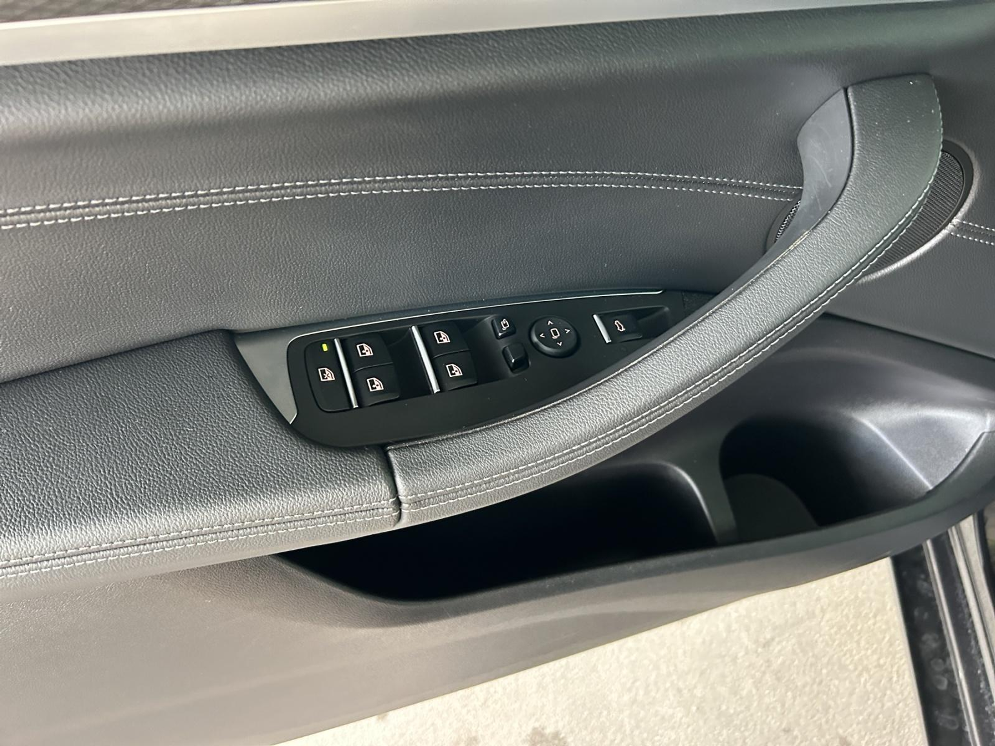 listing desktop thumbnail image 22