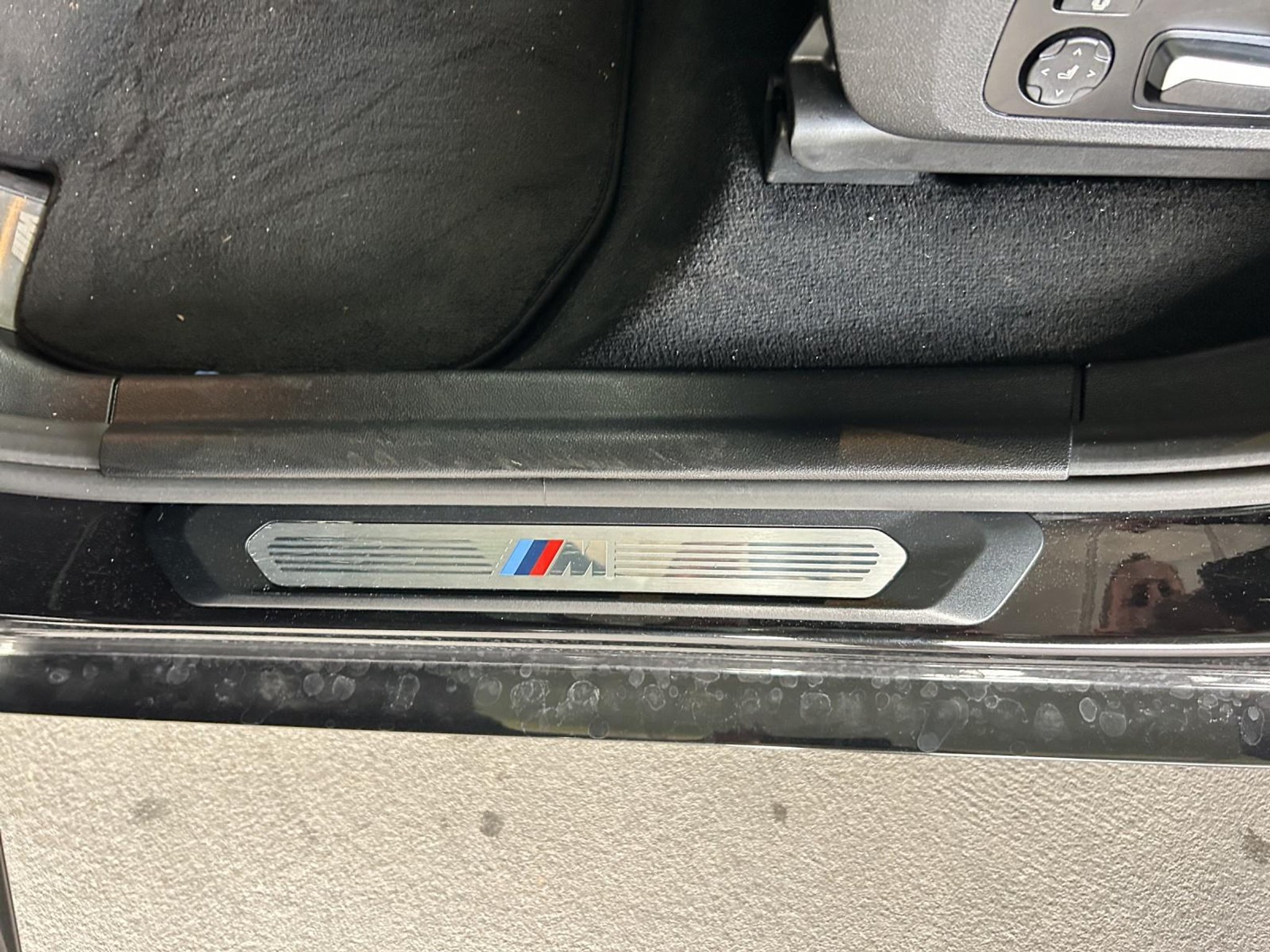 listing desktop thumbnail image 23