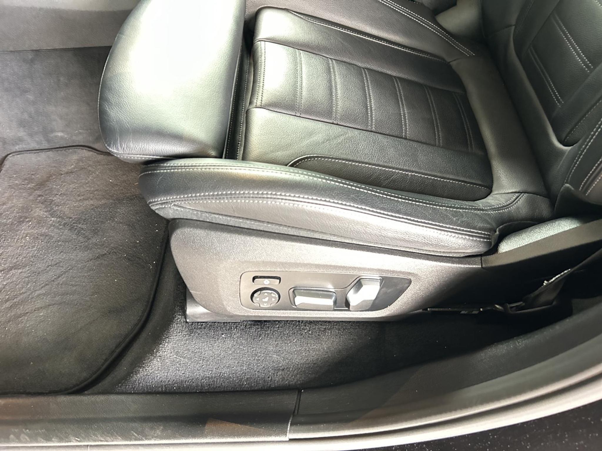 listing desktop thumbnail image 16