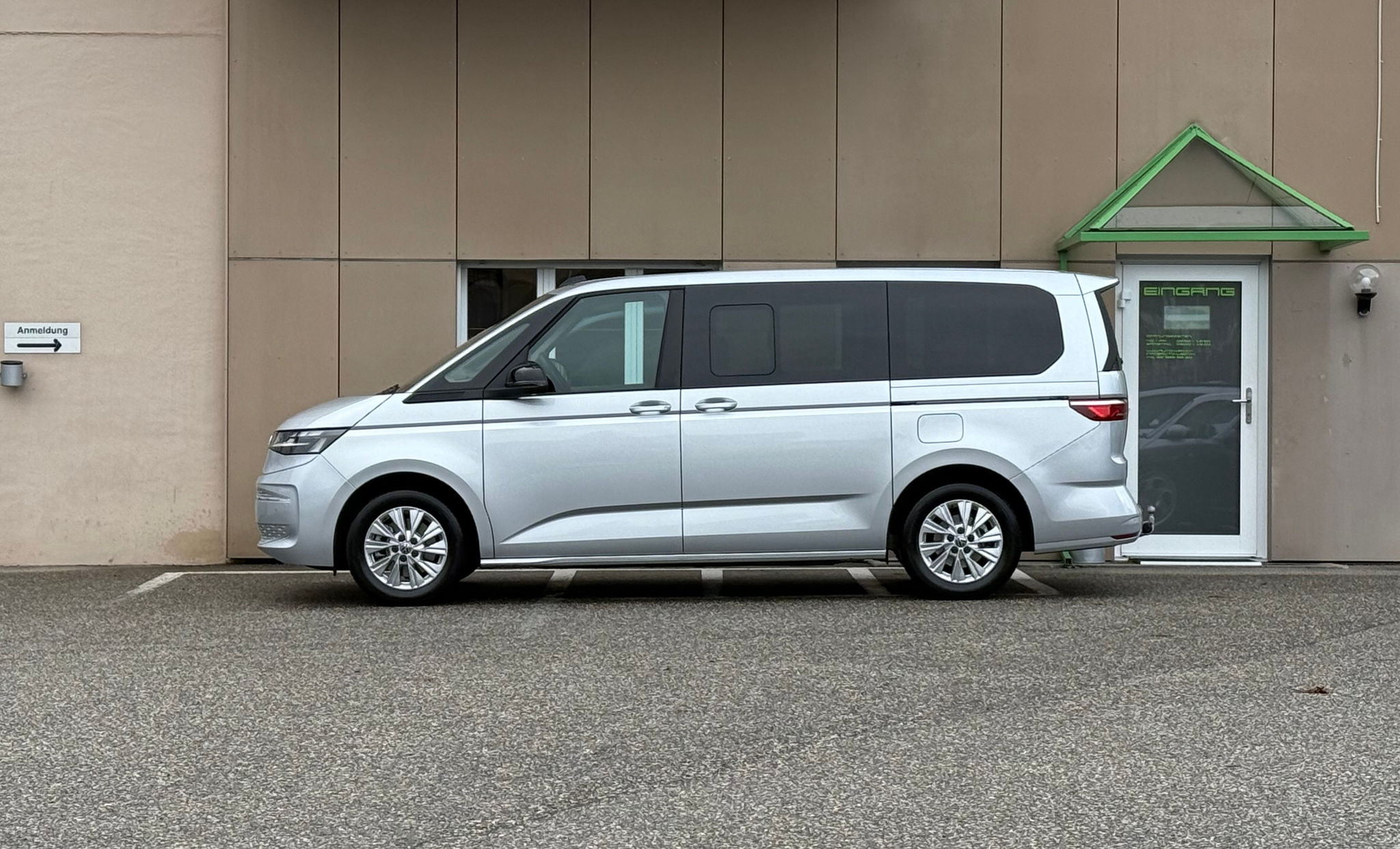 listing desktop thumbnail image 7