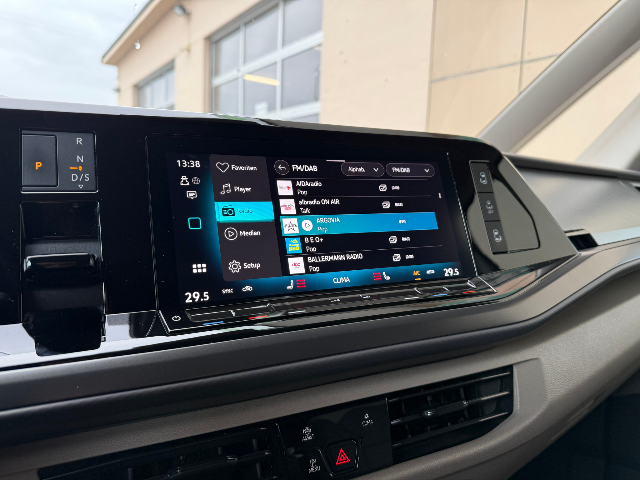 listing desktop thumbnail image 15