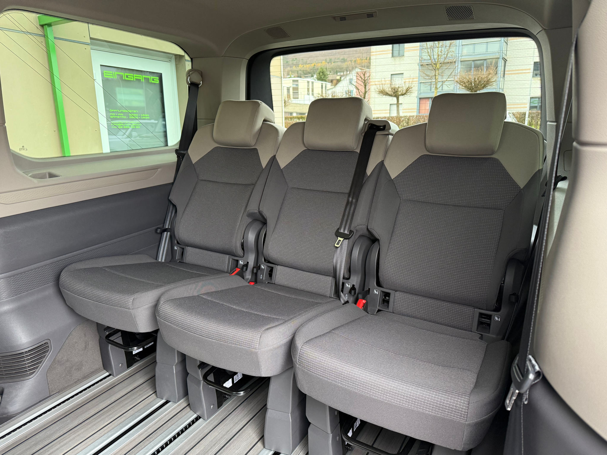 listing desktop thumbnail image 22