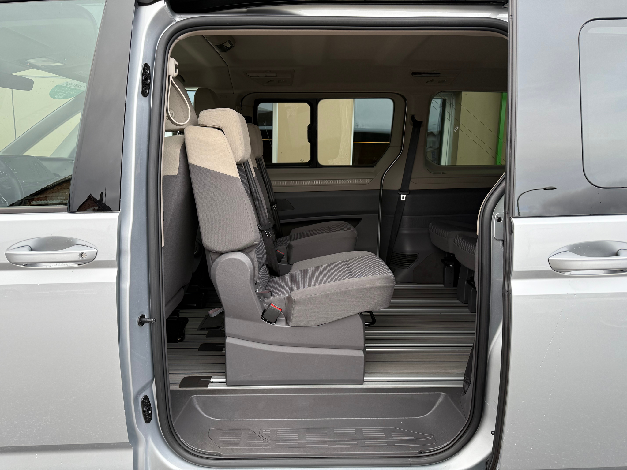 listing desktop thumbnail image 20