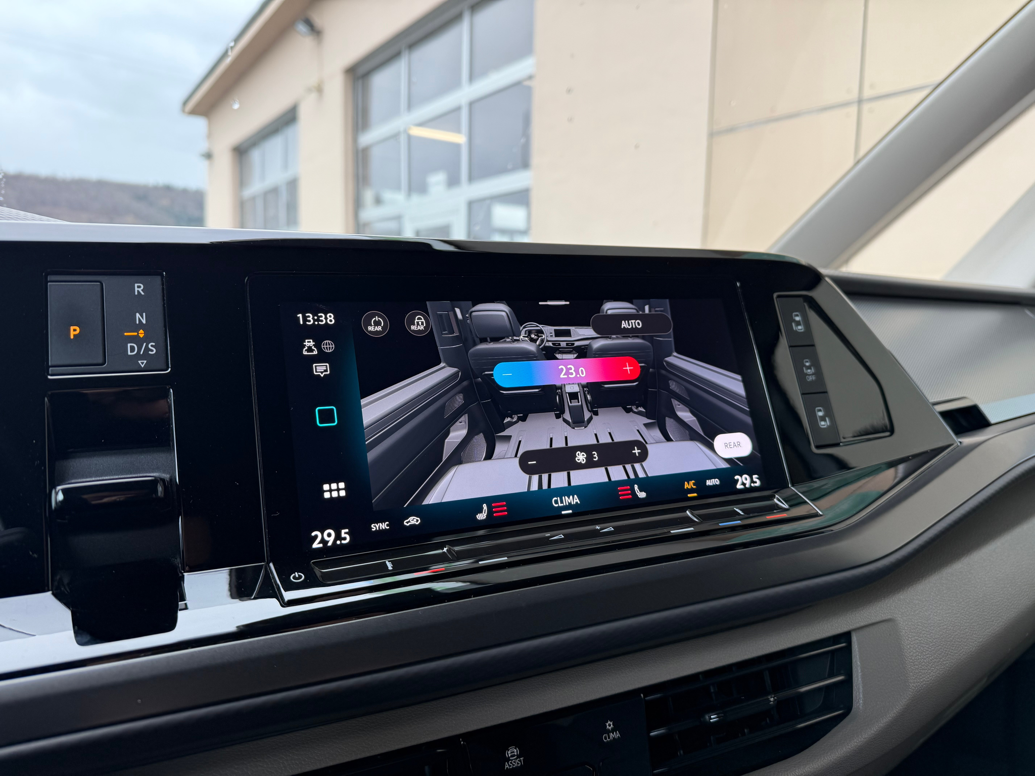 listing desktop thumbnail image 14