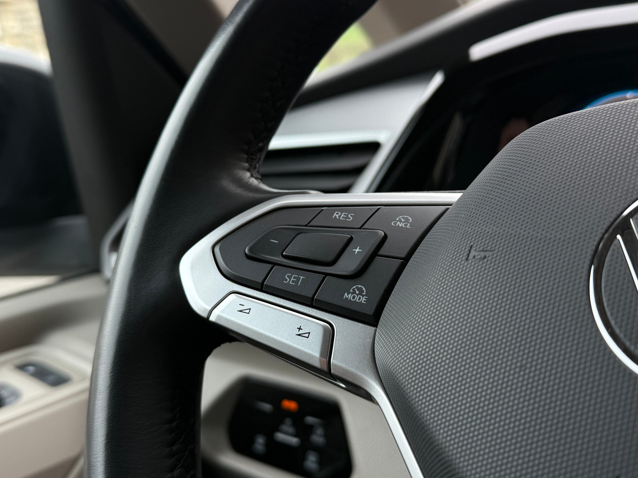 listing desktop thumbnail image 18