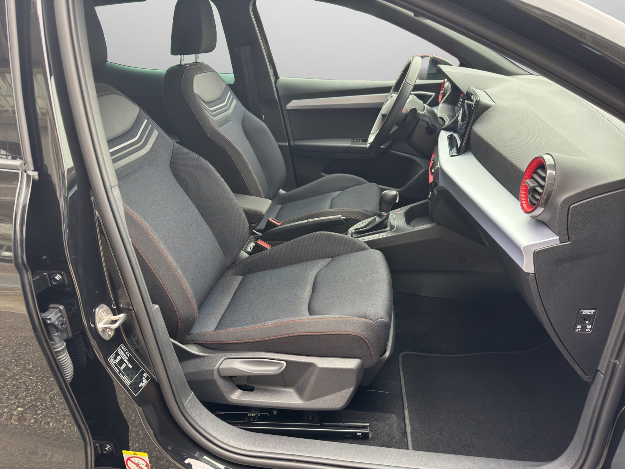 listing desktop thumbnail image 6