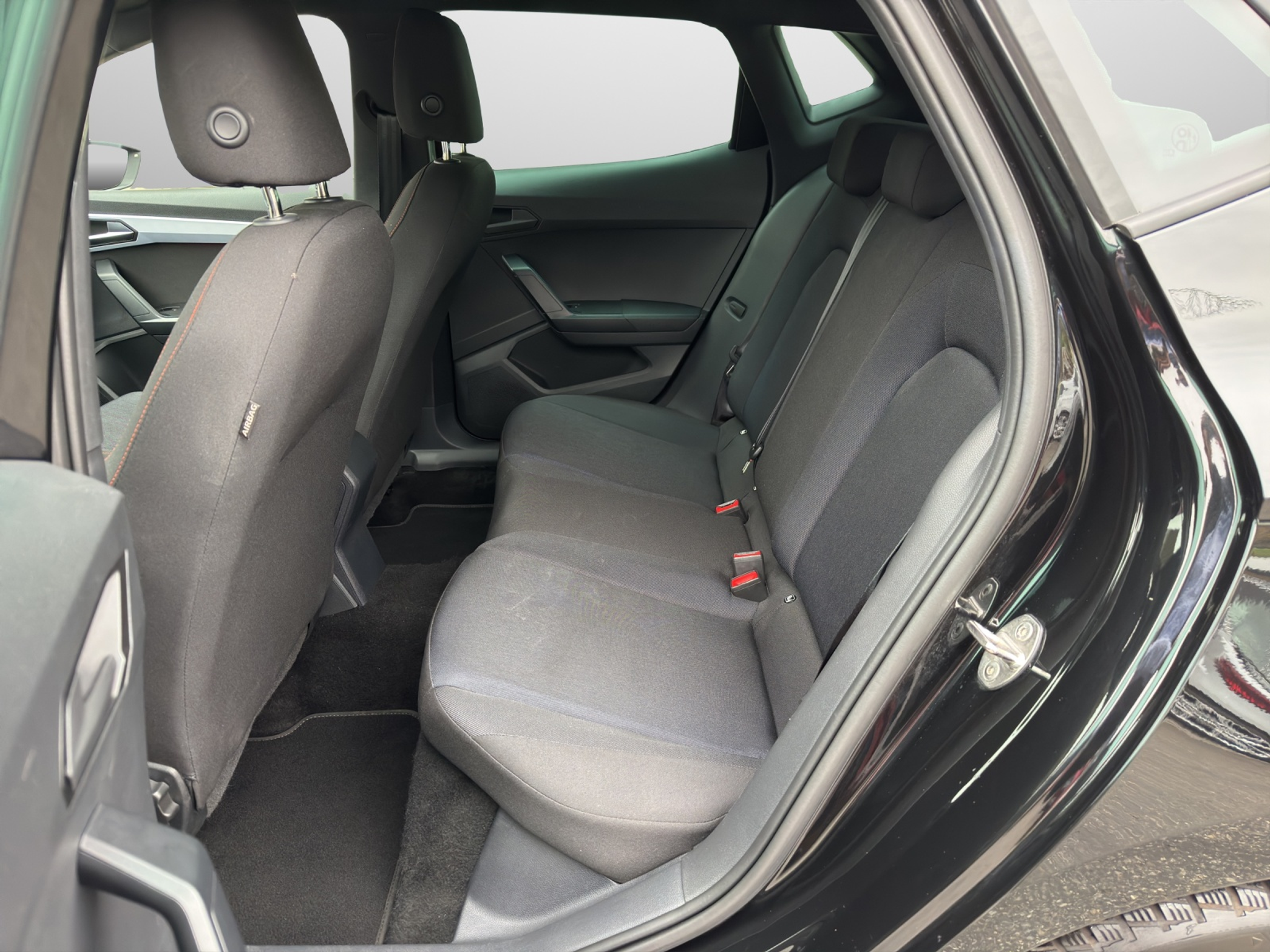 listing desktop thumbnail image 5